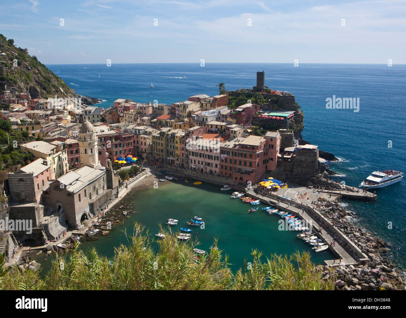 Un portrait de Vernazza Harbour dans la région des Cinque Terre de l'Italie Banque D'Images