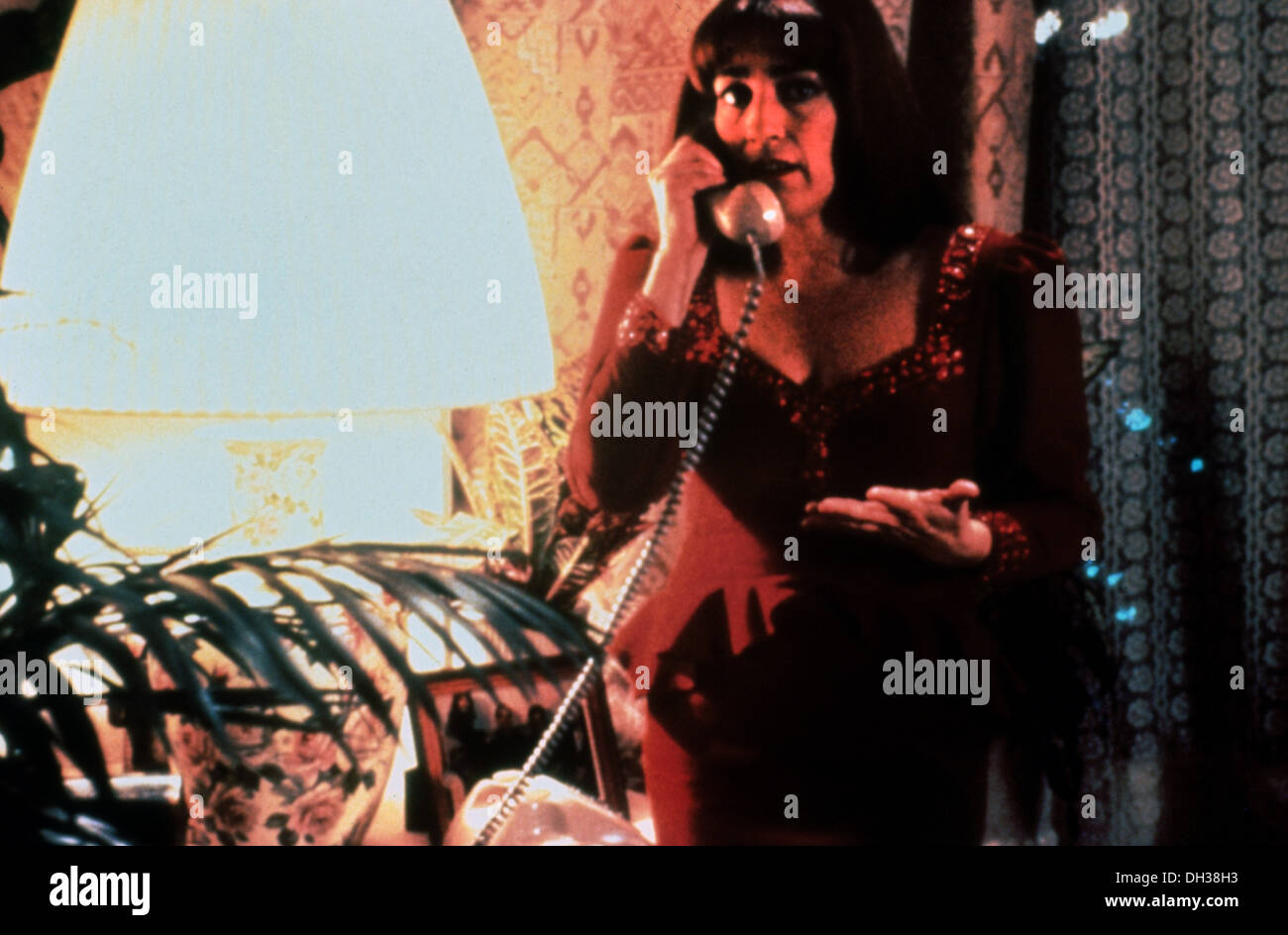 Comment être AWOMAN ET NE PAS MOURIR DANS LA TENTATIVE 1991) COMO SER MUJER Y NO MORIR EN EL INTENTO ALT) Carmen Maura, ANA BELEN DIR) Banque D'Images