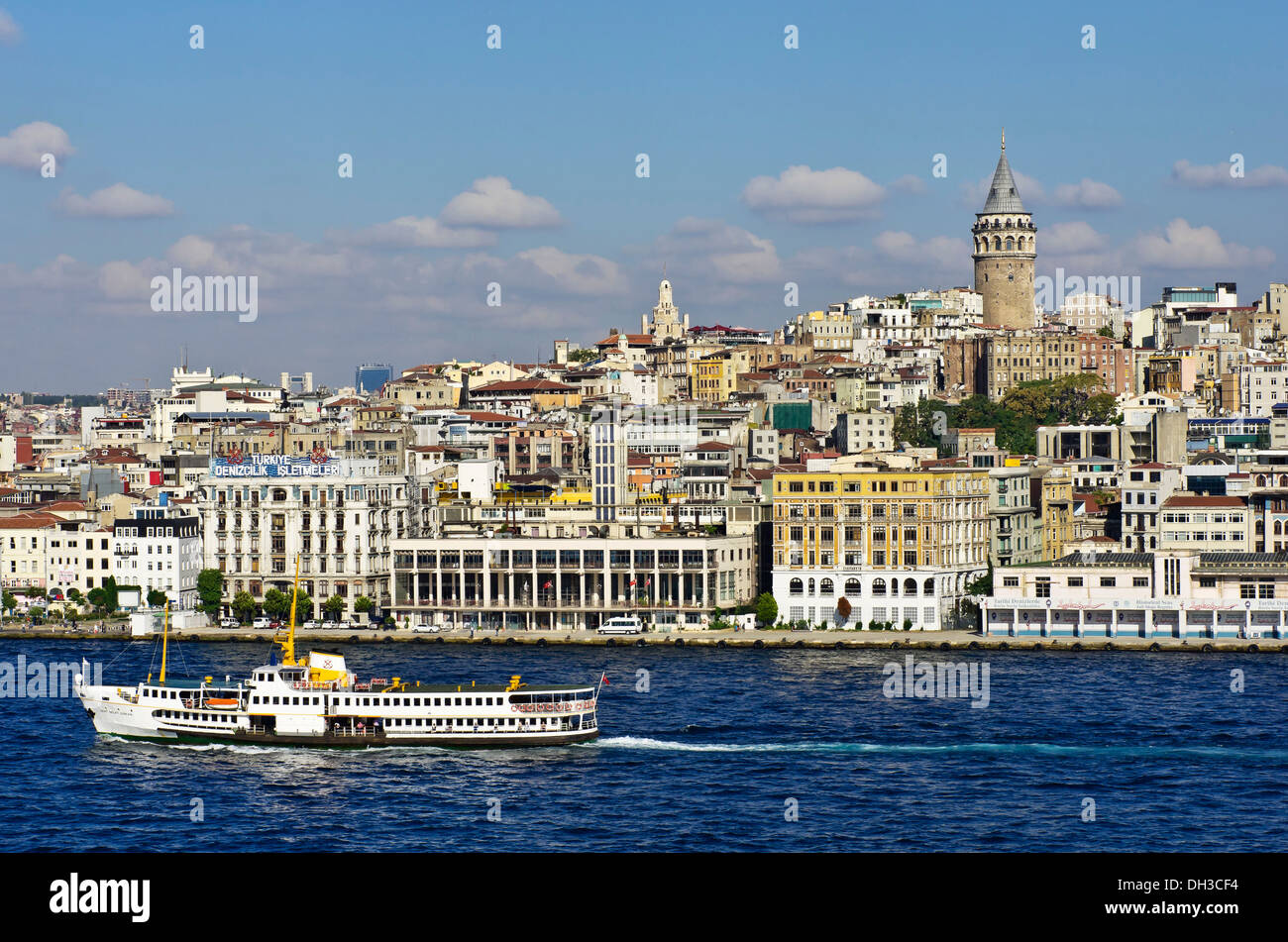 Vue de la tour de Galata, Istanbul Waterfront, quartier de Beyoglu, Turquie, Moyen-Orient Banque D'Images