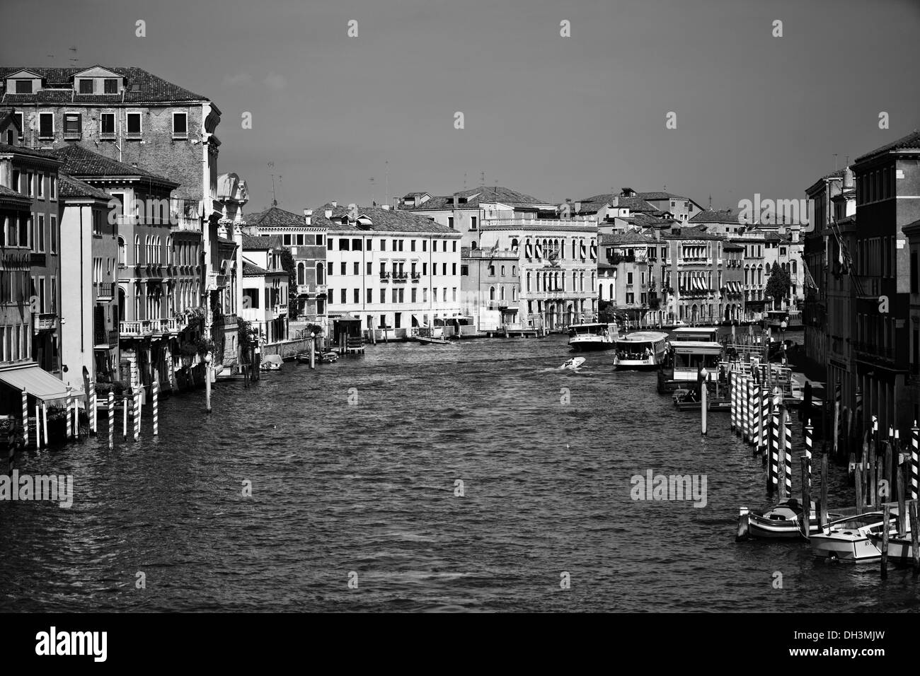 Image en noir et blanc, Canale Grande ou Grand Canal à Venise, UNESCO World Heritage Site, Vénétie, Italie, Europe Banque D'Images