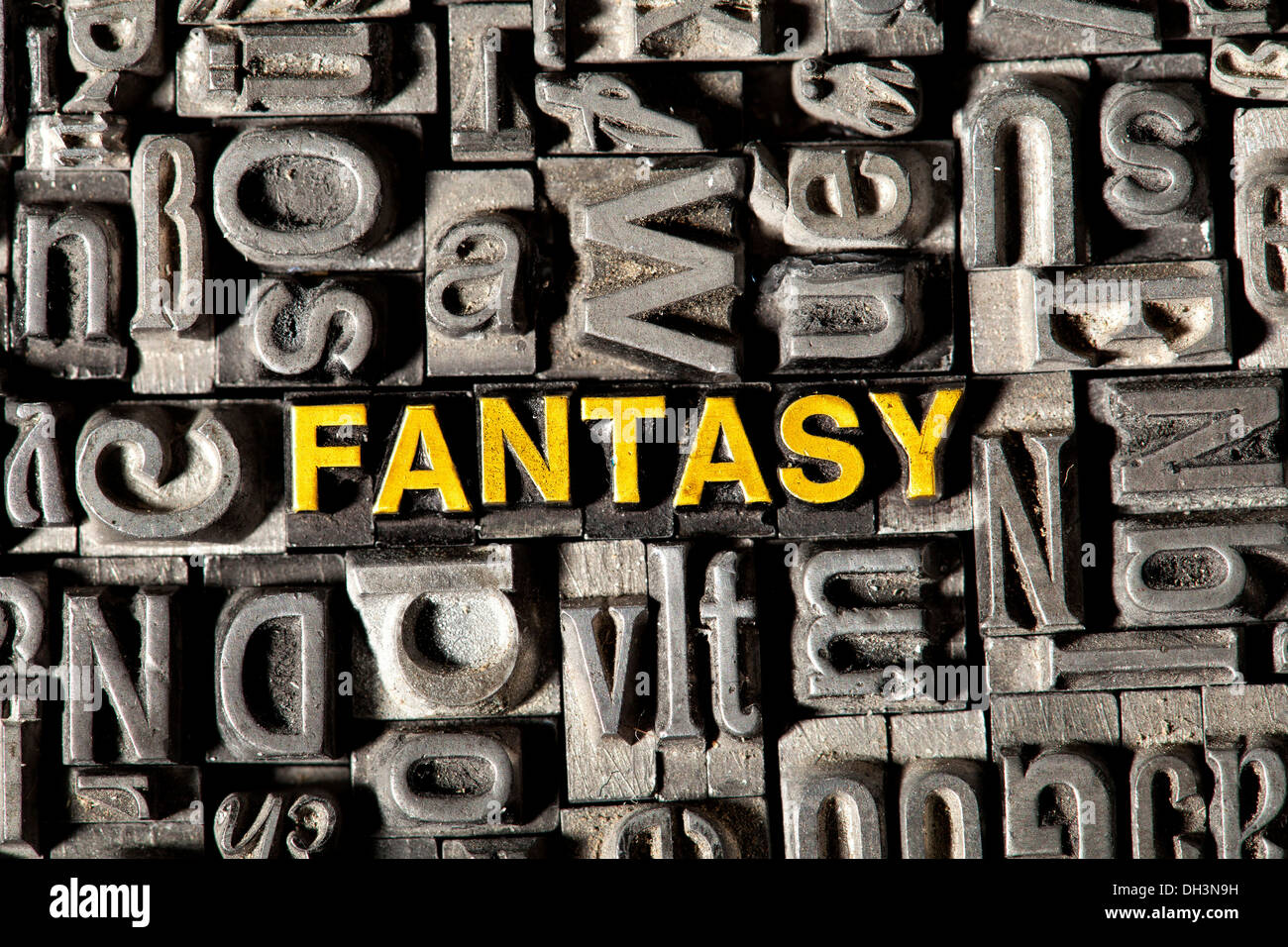 Plomb ancien lettres formant le mot FANTASY Banque D'Images