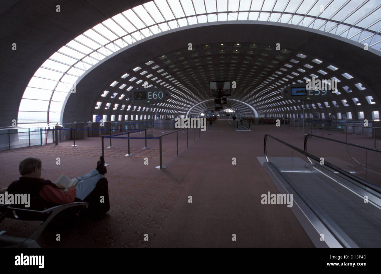 Paris CDG Terminal  2E  avant l  effondrement le 23 mai 2004 