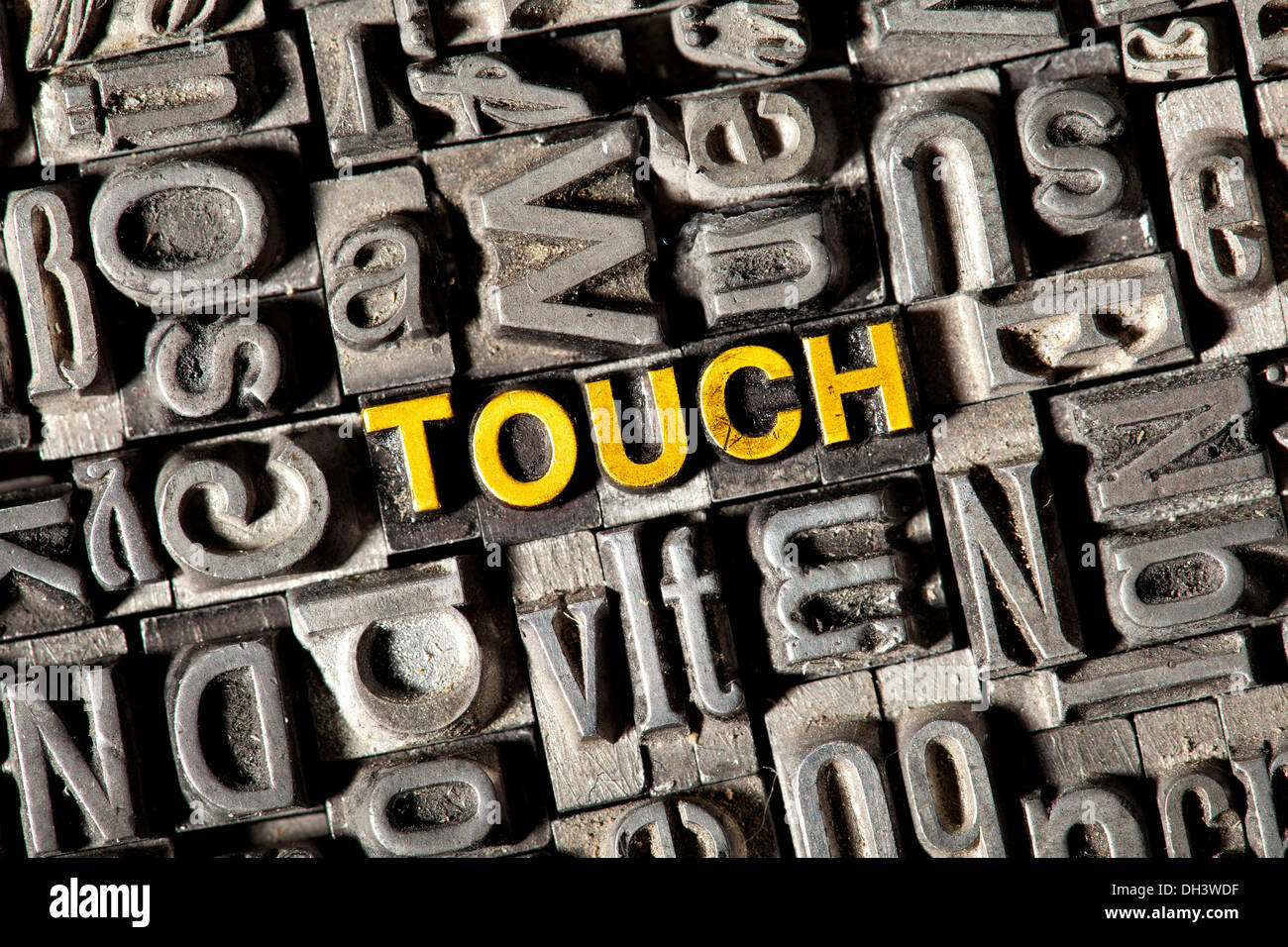 Plomb ancien lettres formant le mot Touch Banque D'Images