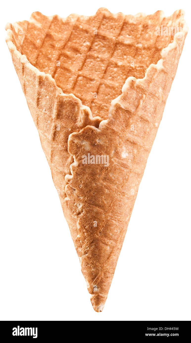 Ice-cream cone vide sur un fond blanc. Chemins de détourage. Banque D'Images