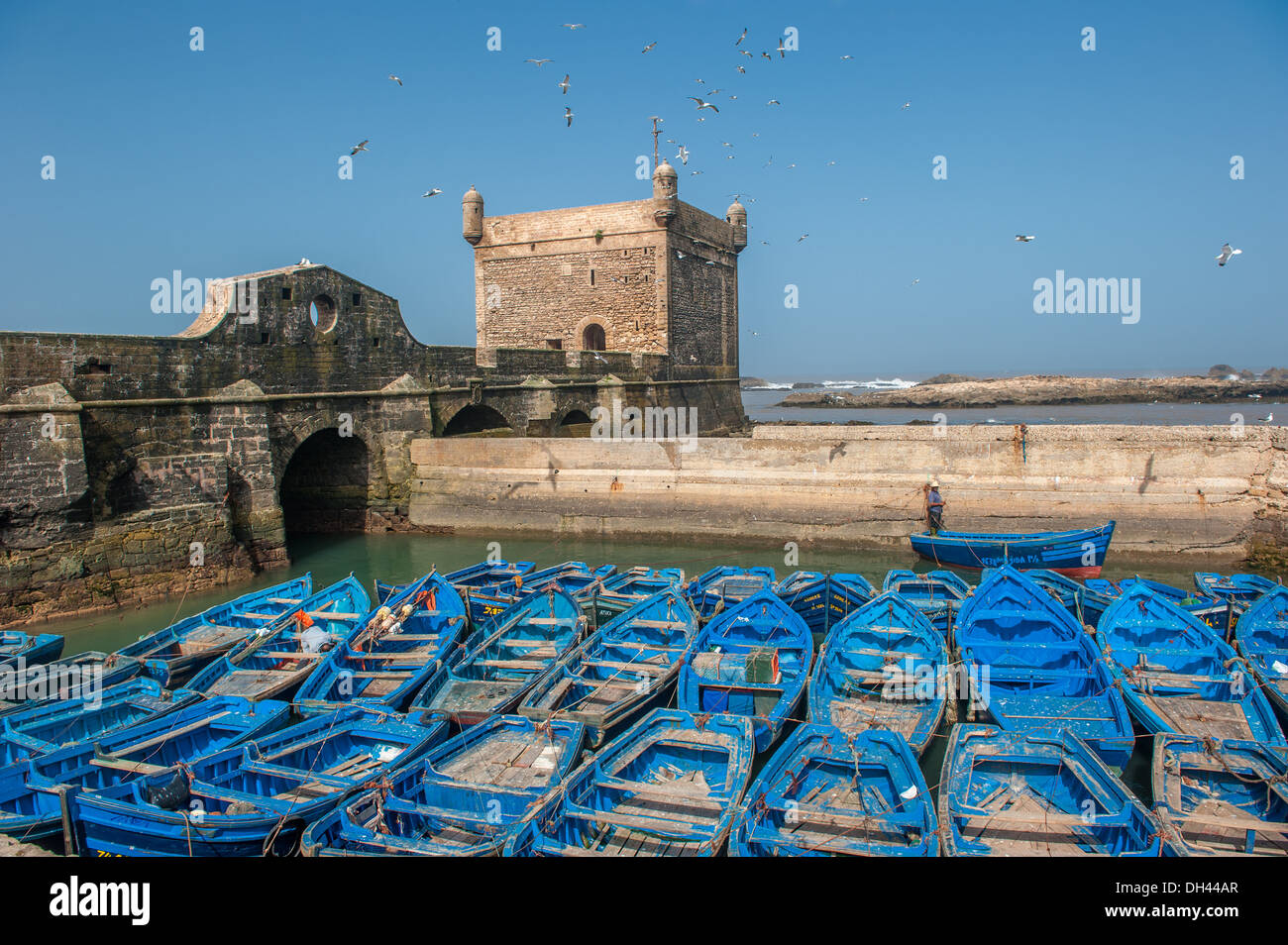 Bateaux de pêcheurs dans le port d'Essaouira, Maroc Banque D'Images