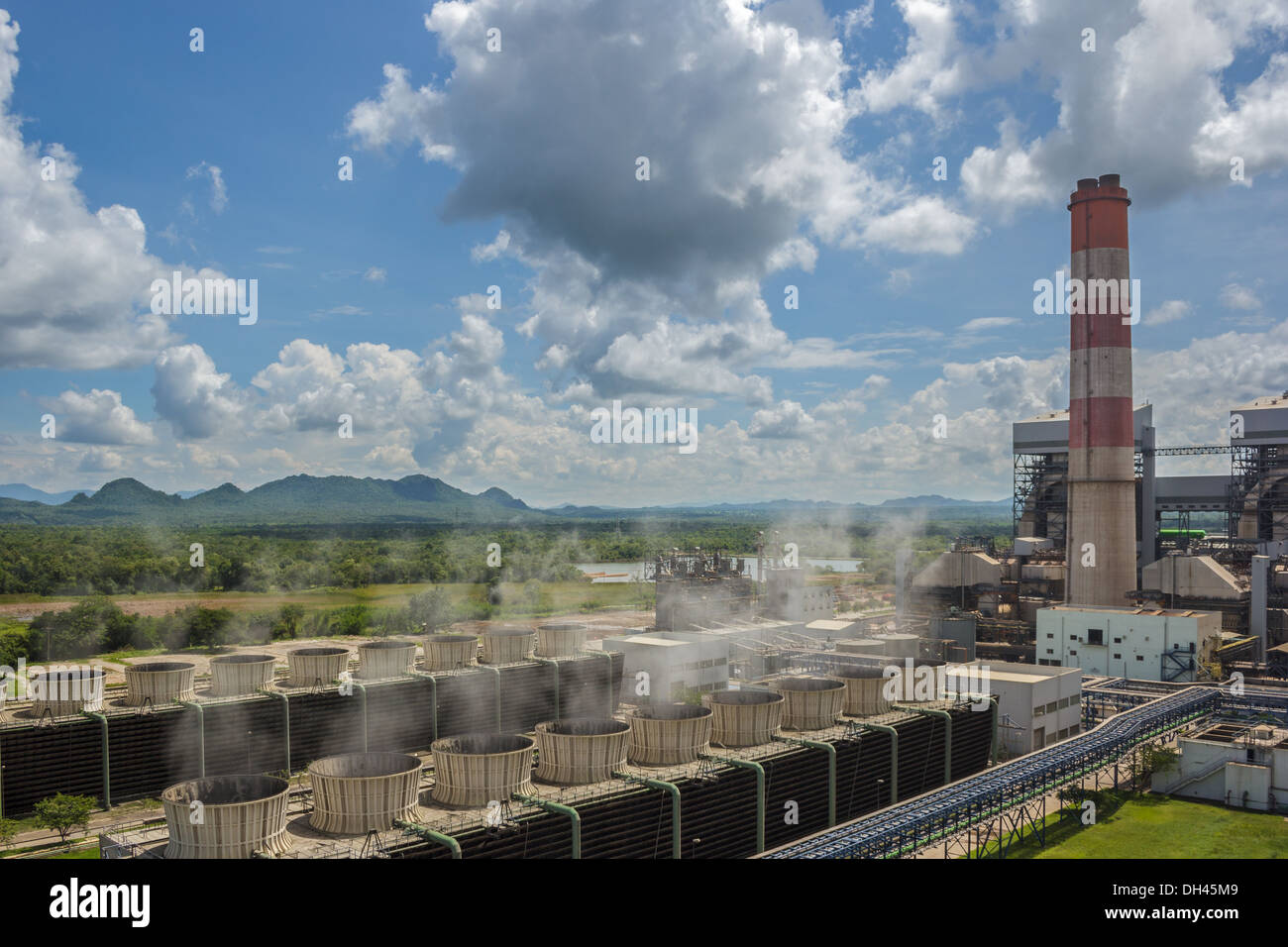 Chaîne de production en centrale thermique. Banque D'Images