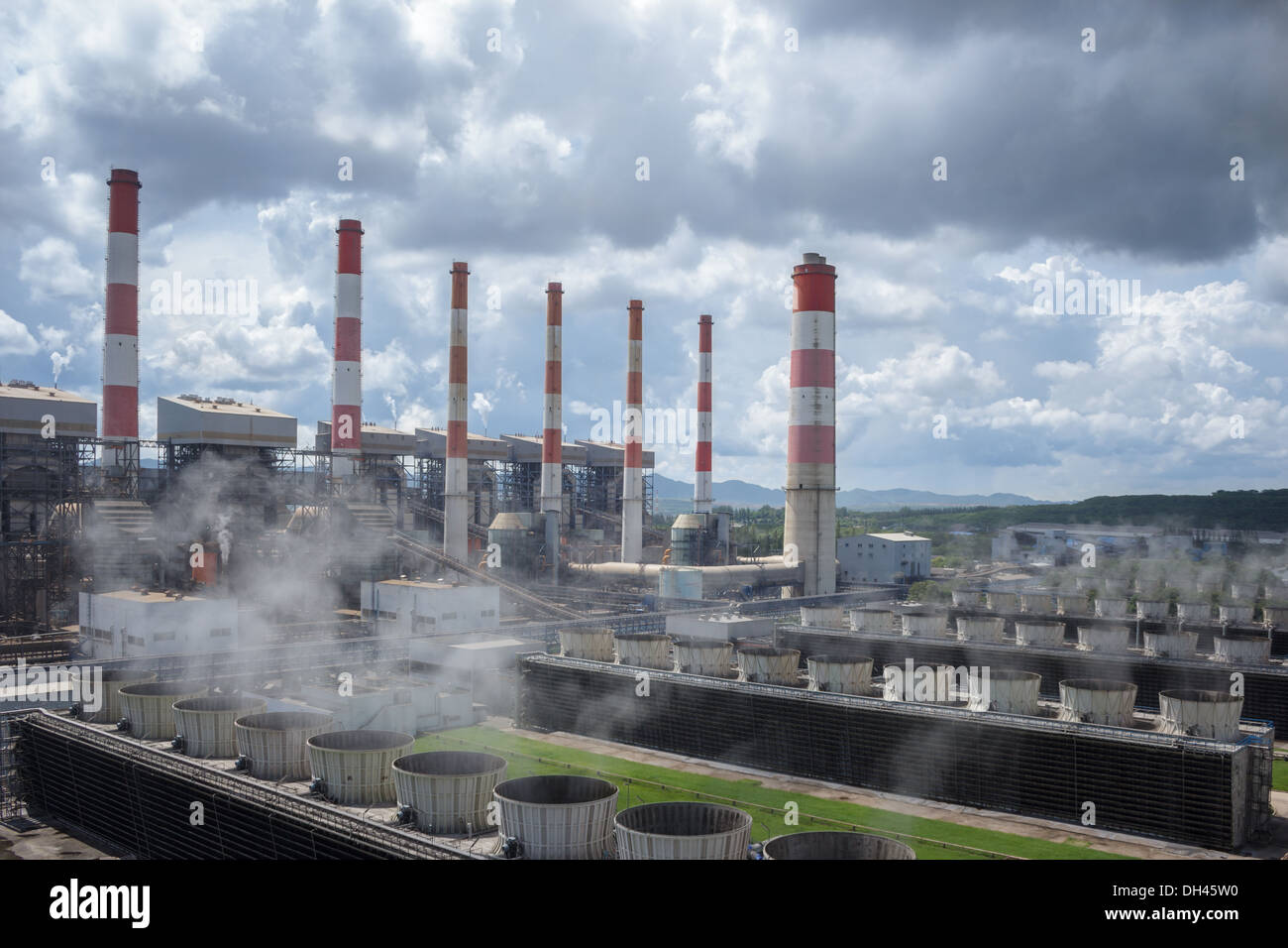 Chaîne de production en centrale thermique. Banque D'Images