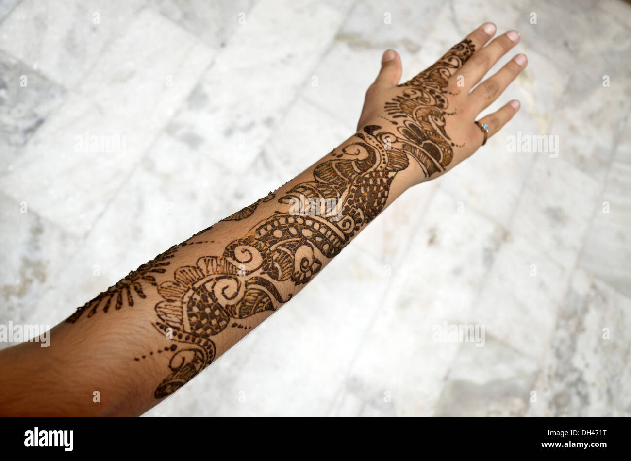 Henna mehndi sur une main pleine d'une fille , Jodhpur , Rajasthan , Inde , asie , MR#704 , Banque D'Images