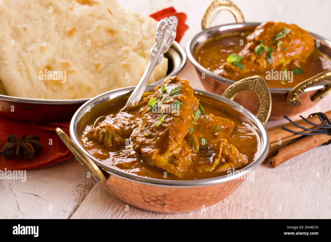 Poulet au curry dans les bols Banque D'Images