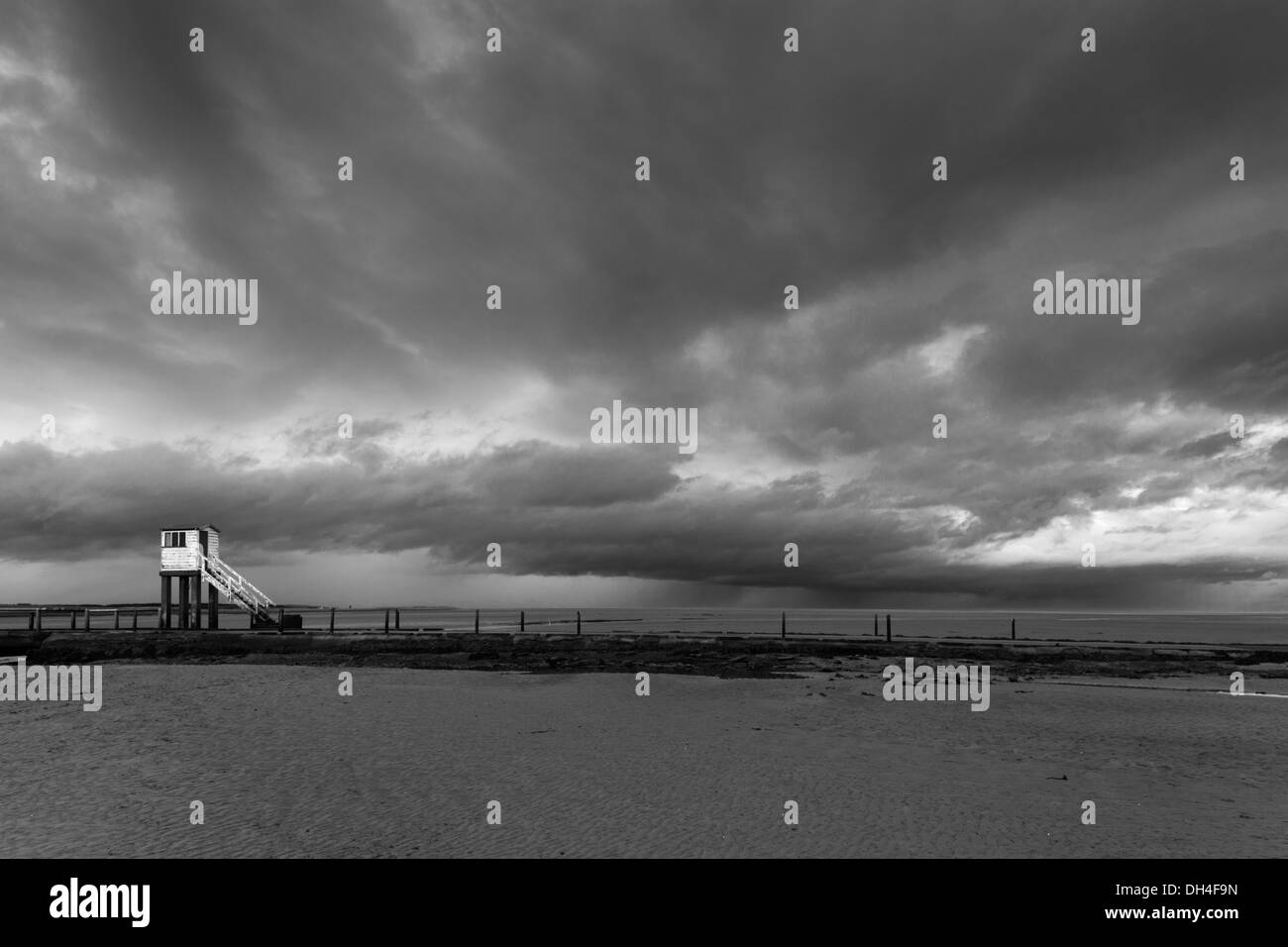 Cabane refuge sur Lindisfarne Causeway, Northumberland, England, UK Banque D'Images