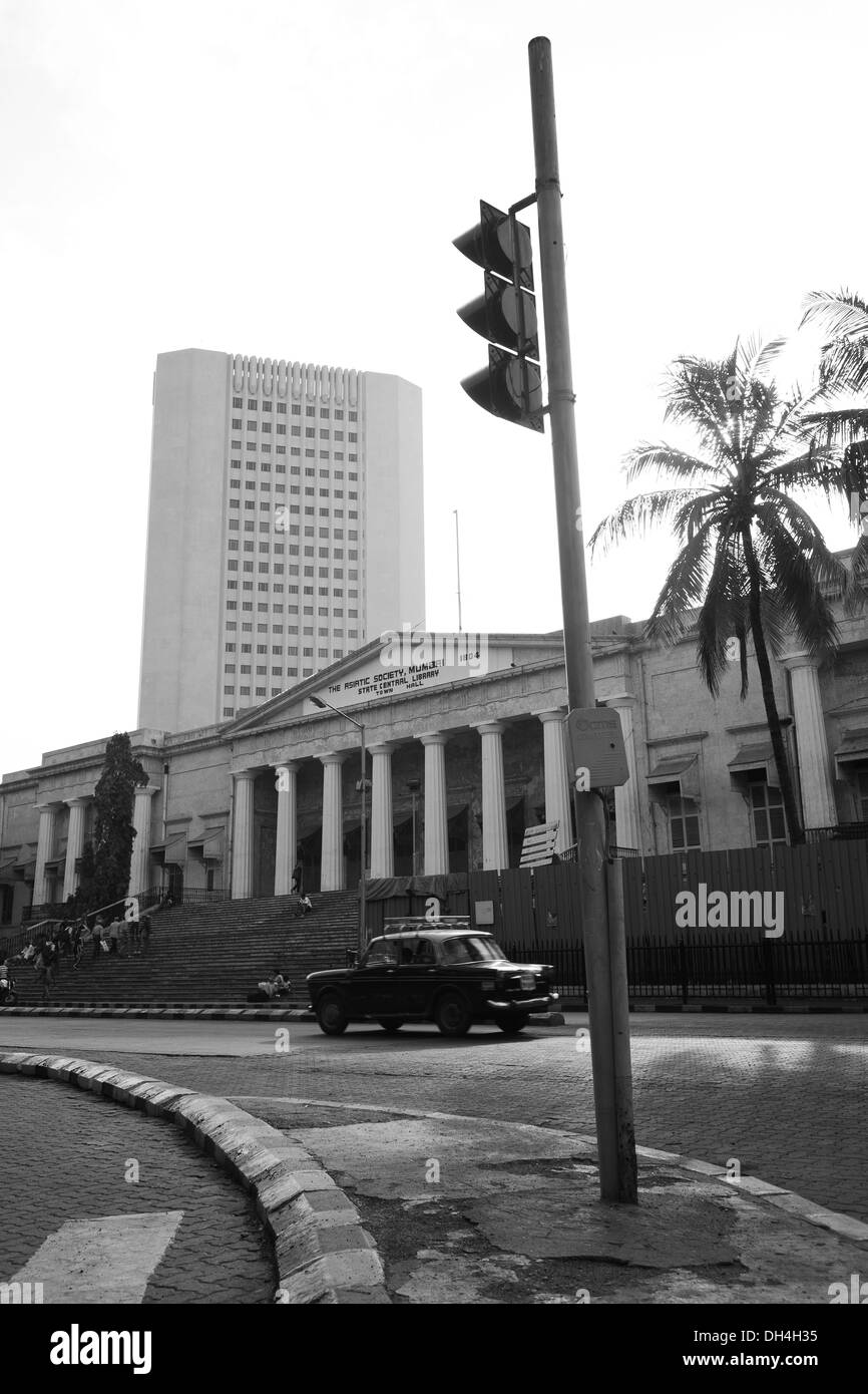 Hôtel de Ville Bâtiment RBI Asiatic Society Bibliothèque centrale de l'état de signal taxi horniman circle Mumbai Maharashtra Inde Asie Juin 2012 Banque D'Images