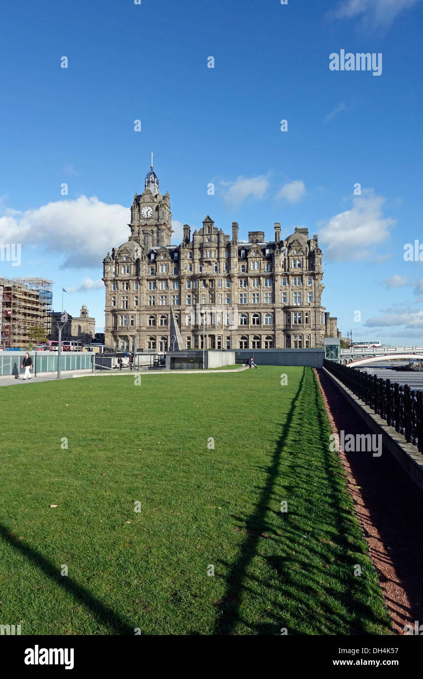 L'hôtel Balmoral et de Princes Mall dans le centre d'Édimbourg en Écosse Banque D'Images