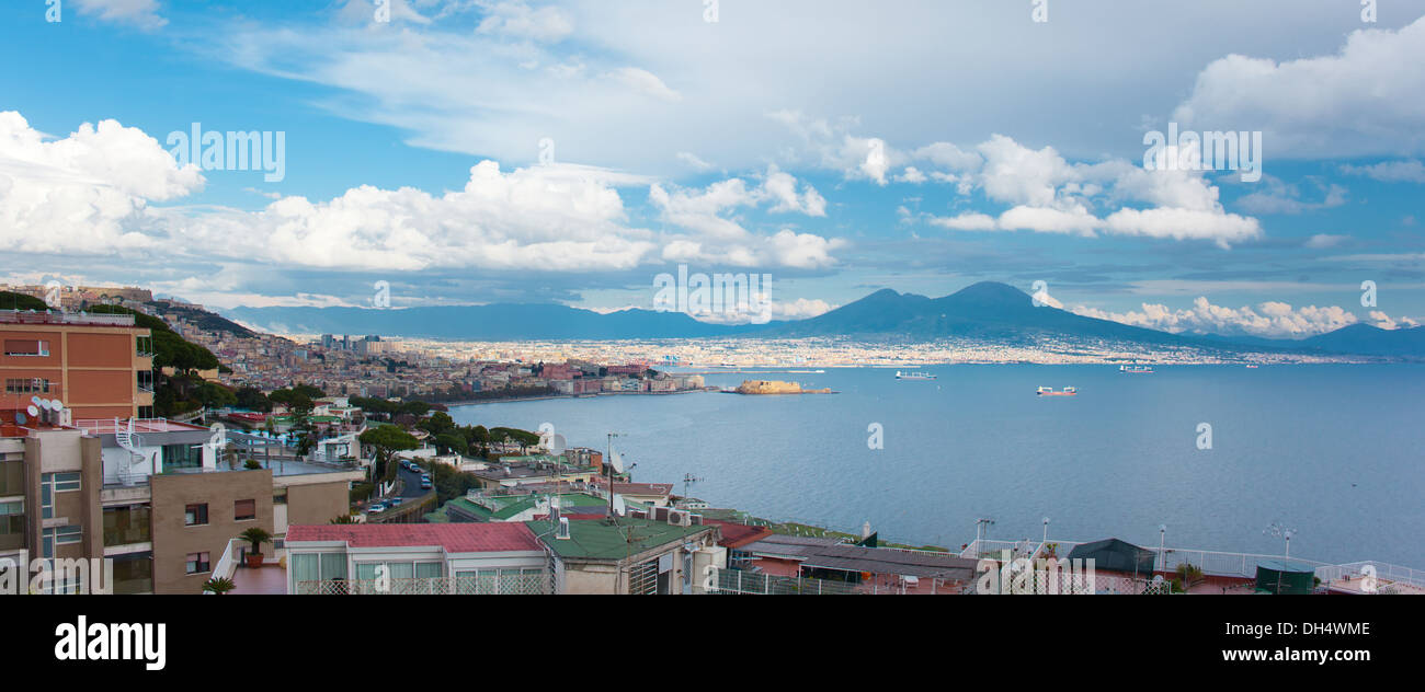 Meilleure vue sur le golfe de Naples plein jour Banque D'Images