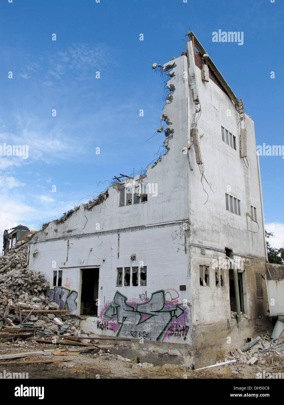 Bâtiment démoli demi-ruine, VSE silo à grains, Bienenbuettel, Basse-Saxe Banque D'Images