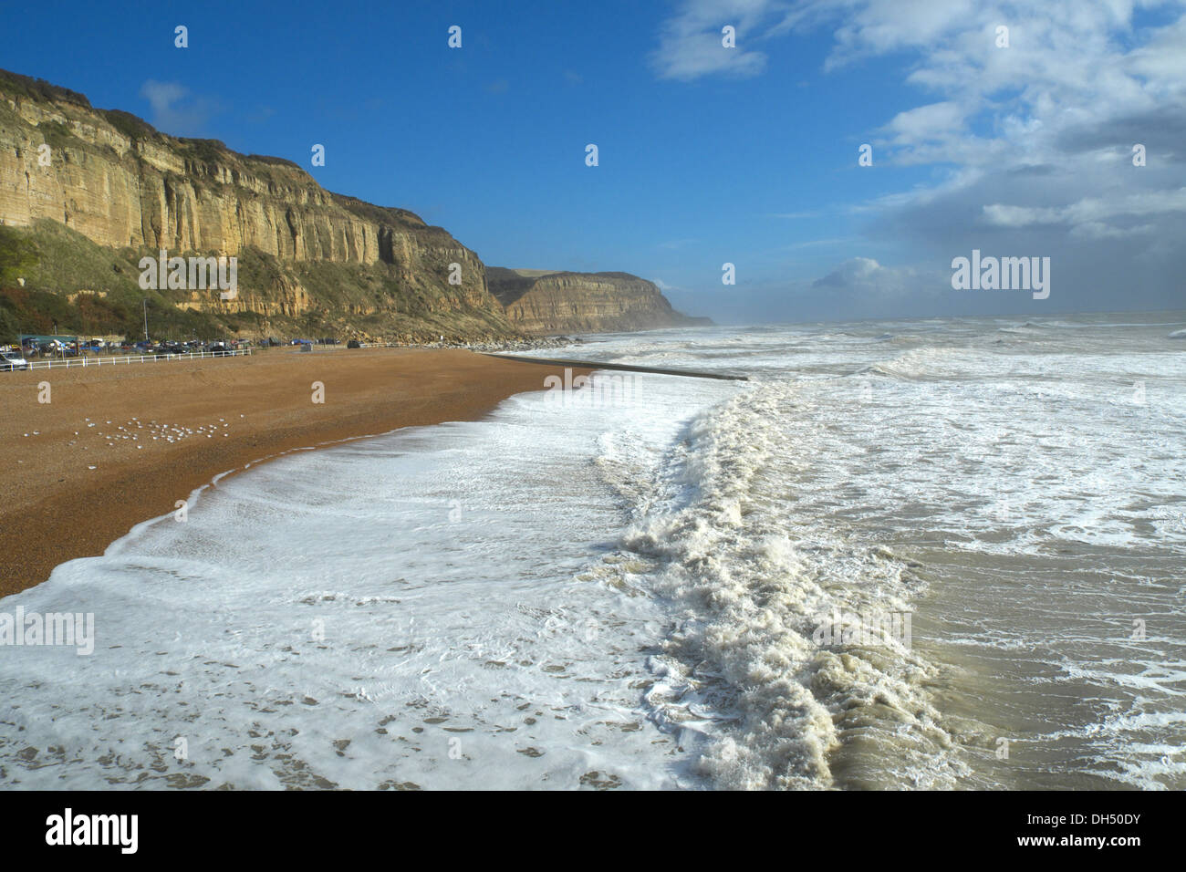 Mer Agitée au rock-a-Nore, Hastings, East Sussex, UK Banque D'Images