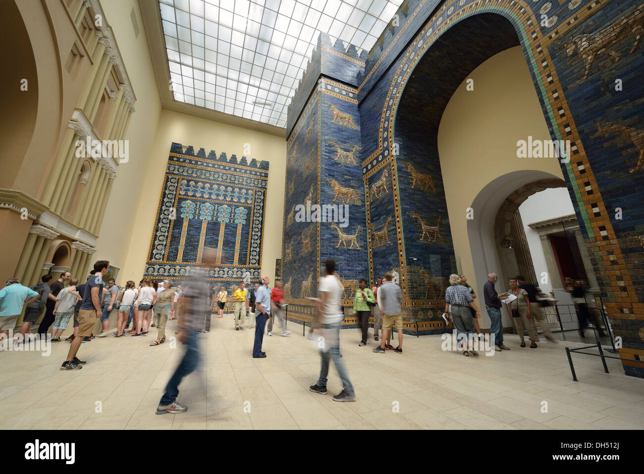 Berlin. L'Allemagne. Reconstruction de la porte d'Ishtar Pergamon Museum. Banque D'Images
