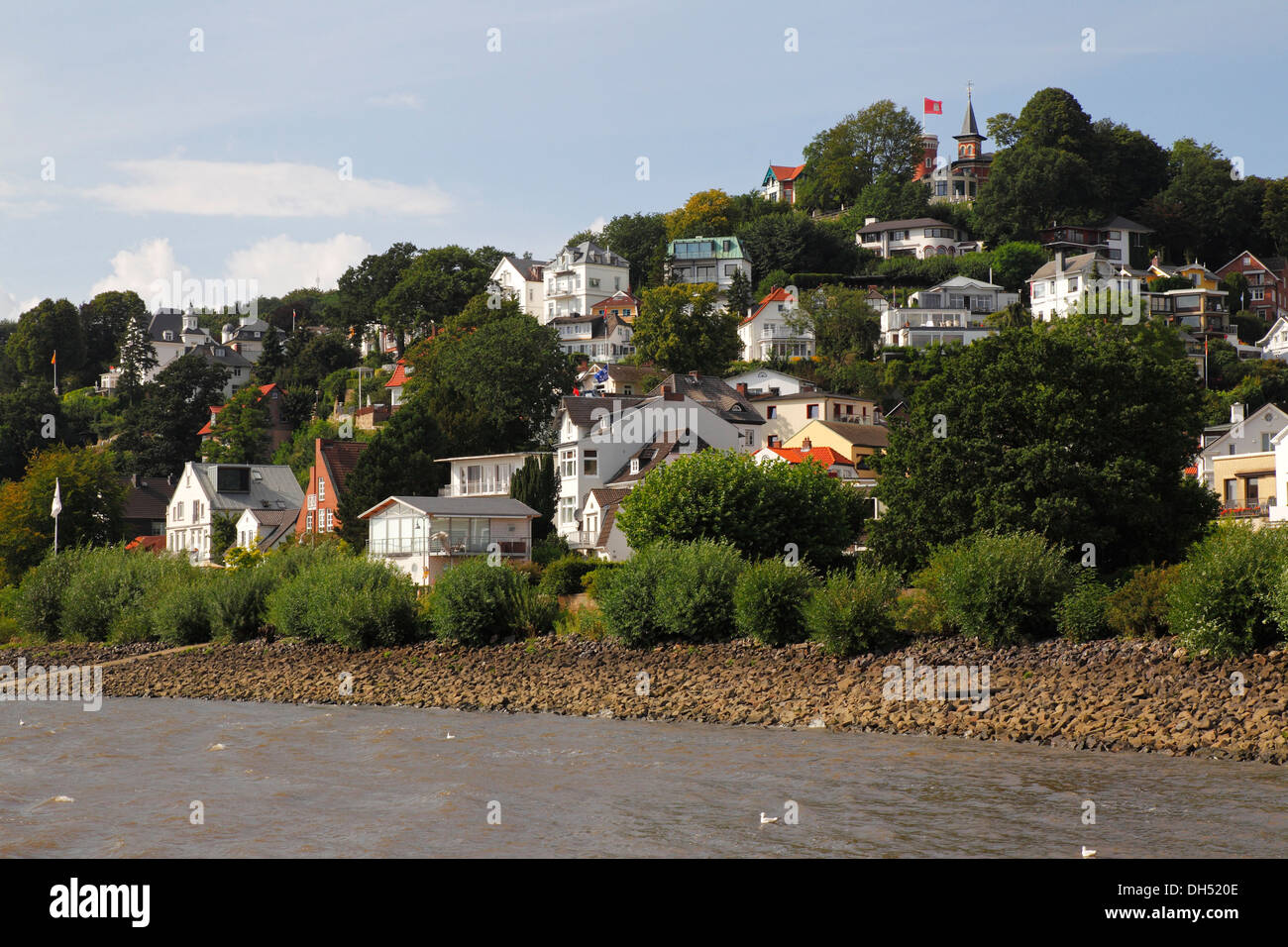 Suellberg hill avec restaurant et tour d'observation au sommet, Hambourg Blankenese du trimestre sur l'Elbe, Treppenviertel Banque D'Images