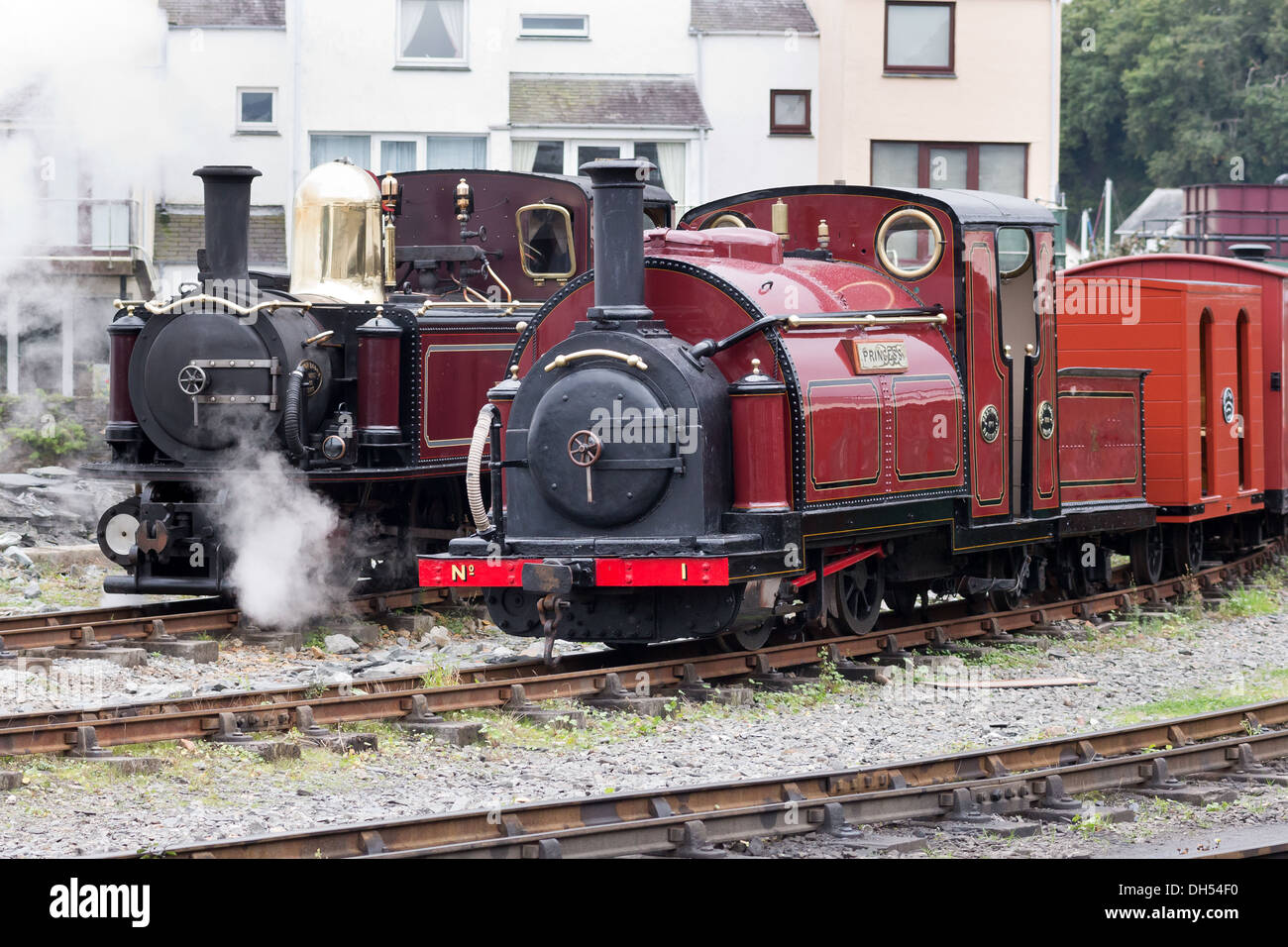 Locomotive à vapeur sur le chemin de fer, à Blaenau Ffestiniog Porthmadog, au Pays de Galles Banque D'Images