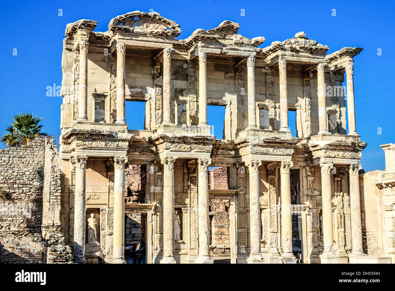 La bibliothèque de Celsus est un ancien édifice romain à Éphèse, l'Anatolie, qui fait maintenant partie de Selcuk, Turquie. Banque D'Images