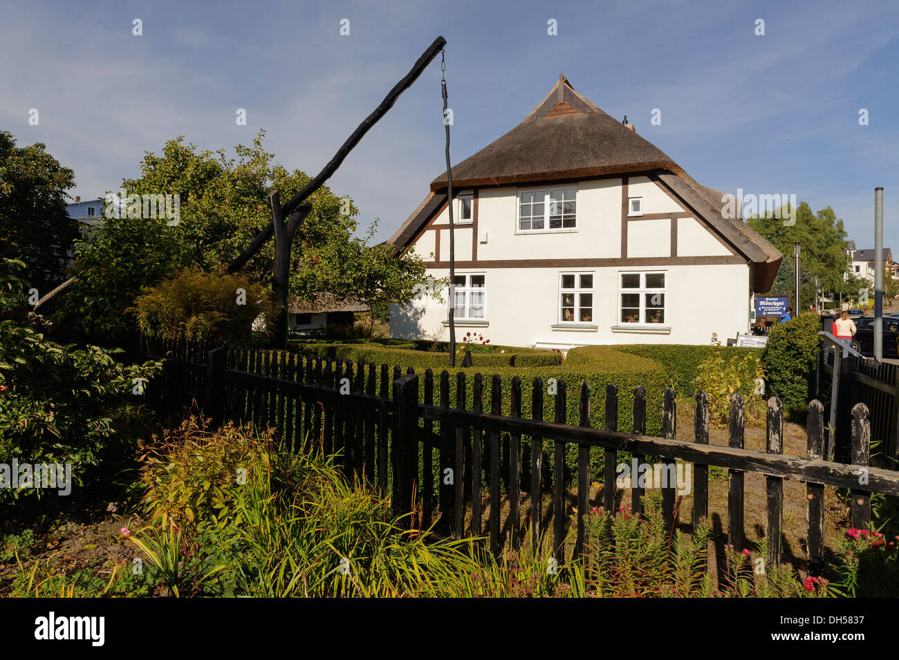 Bâtiment administratif Schönberg-est administration des musées de Mönchsgut à Göhren, île de Rugia (Ruegen) Mecklenburg-Hither Occidentale, Allemagne Banque D'Images