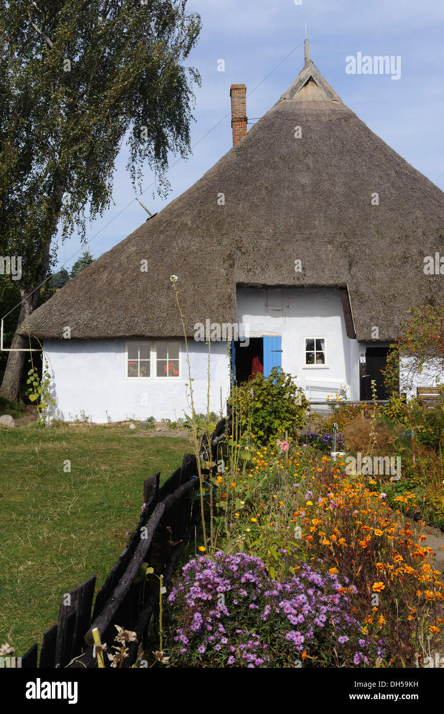 Maison de la veuve du pasteur (18.c..) dans la région de Rügen (île de Rugia (Ruegen) Mecklenburg-Hither Occidentale, Allemagne Banque D'Images