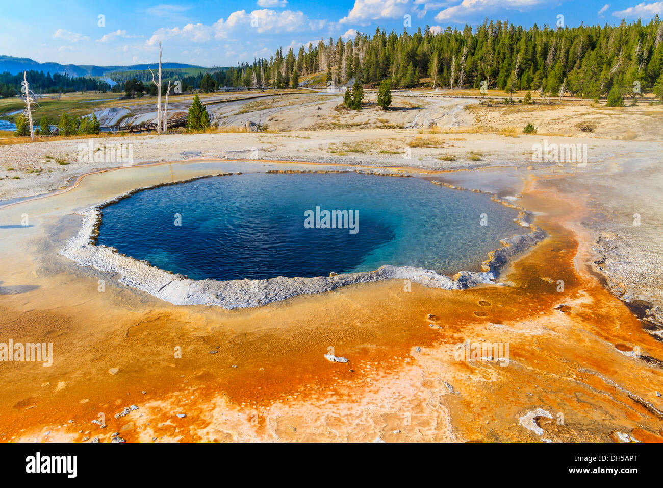 Piscine à geyser, le Parc National de Yellowstone (Upper Geyser basin, Wyoming) Banque D'Images