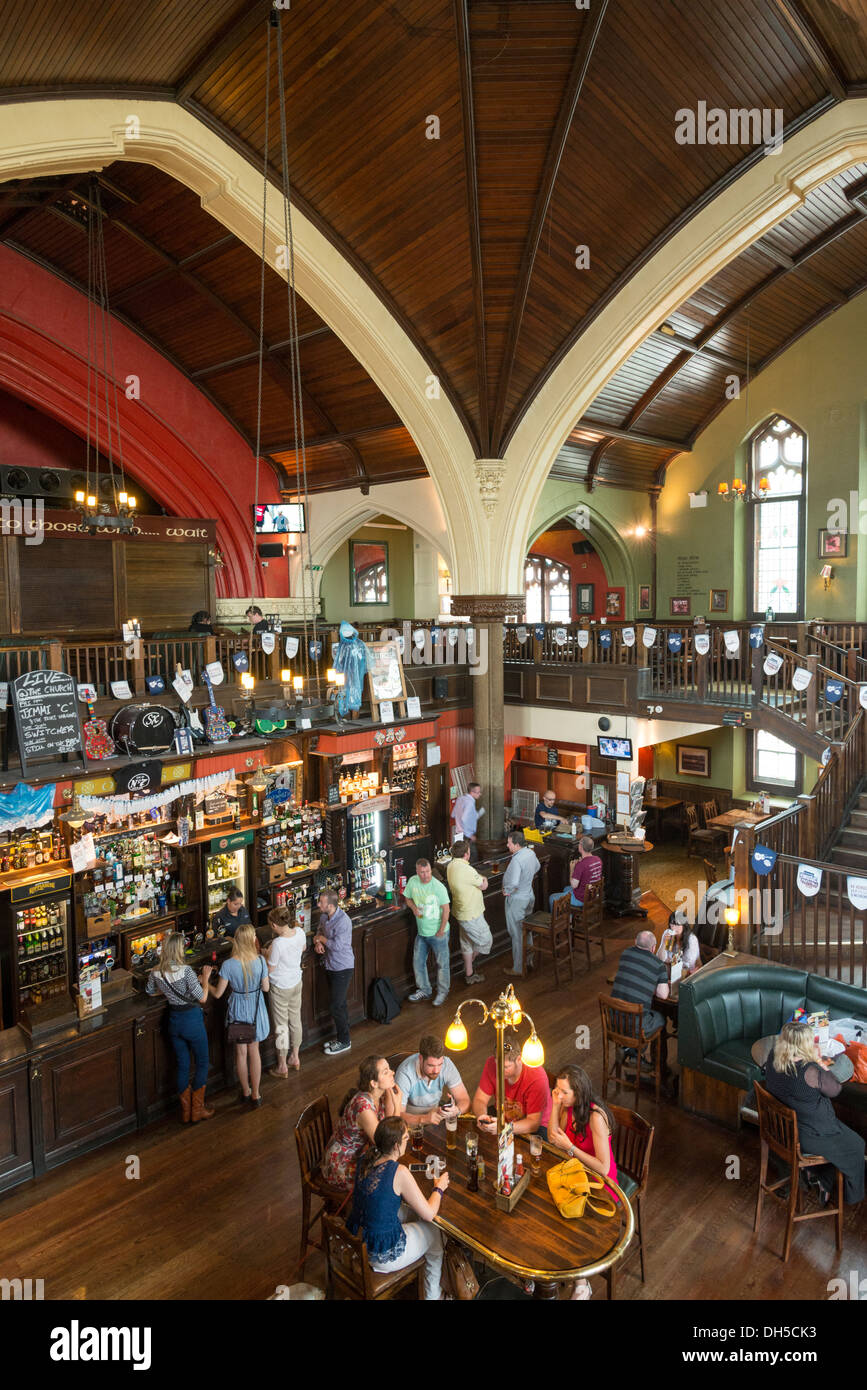 O'Neill's pub dans une ancienne église à Muswell Hill, London, England, UK Banque D'Images