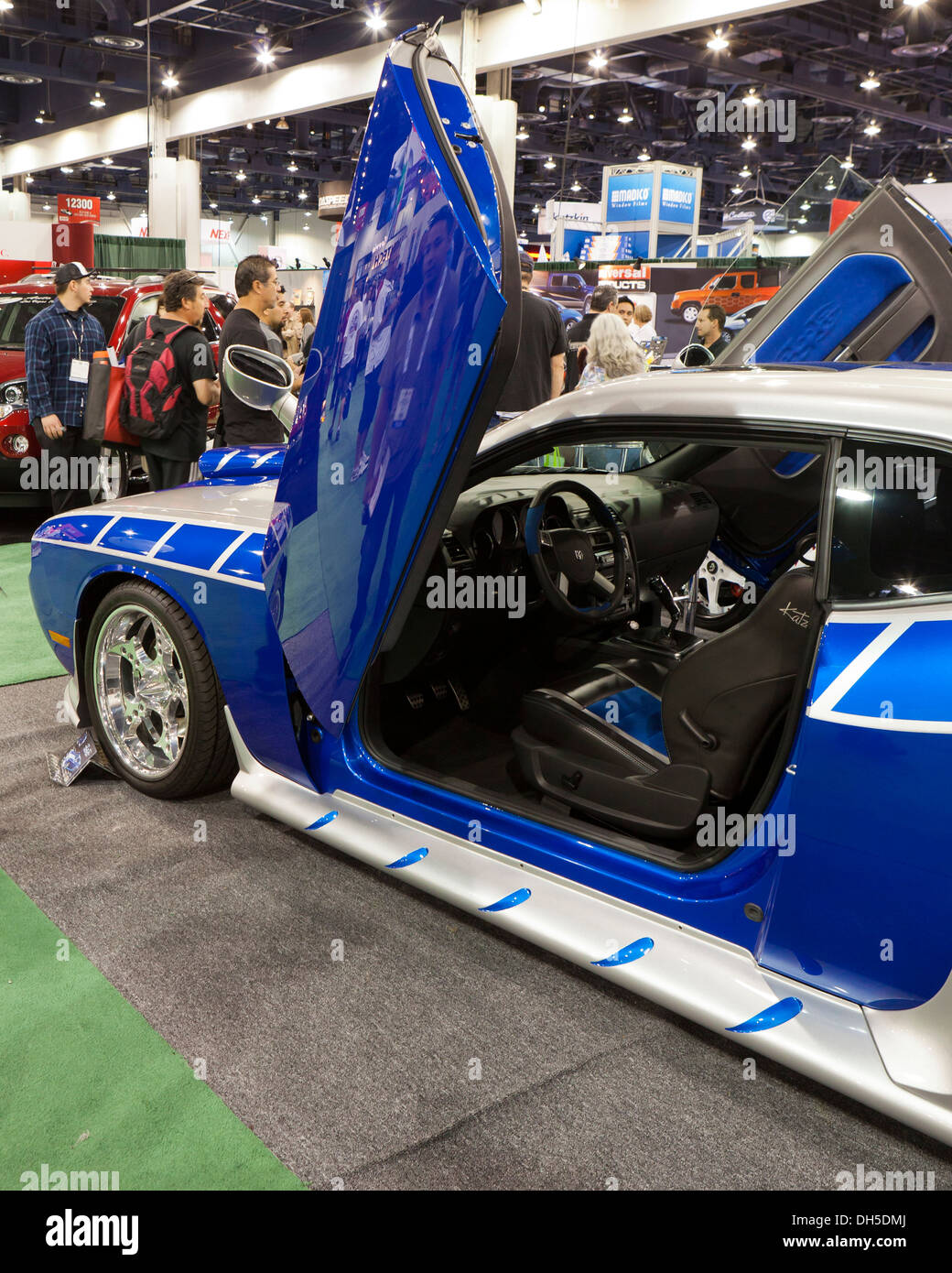 Voiture de sport Dodge Charger reconstruire avec portes à ciseaux Banque D'Images