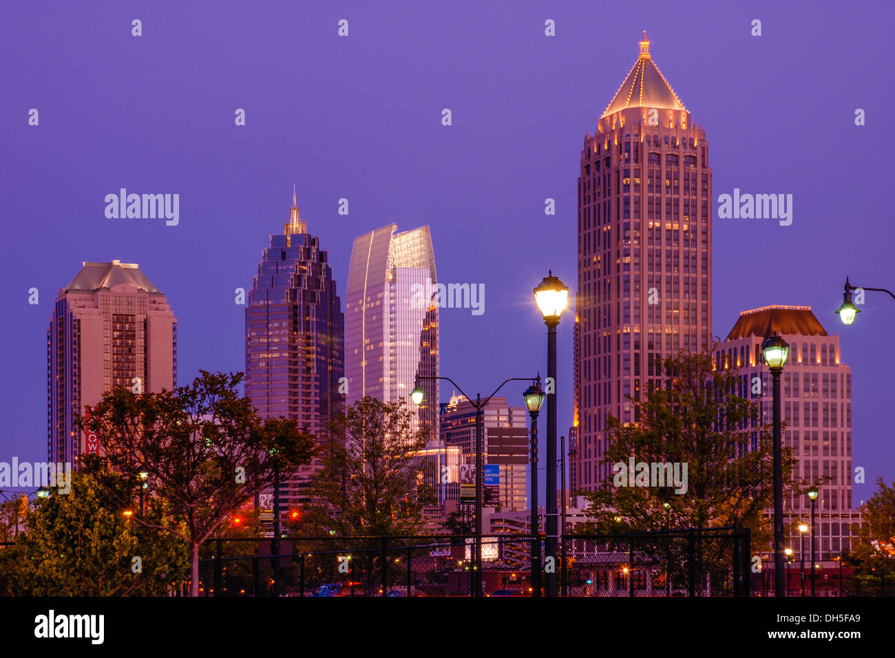 Midtown Atlanta, Géorgie, Skyline vu de la zone de la gare Atlantique. (ÉTATS-UNIS) Banque D'Images