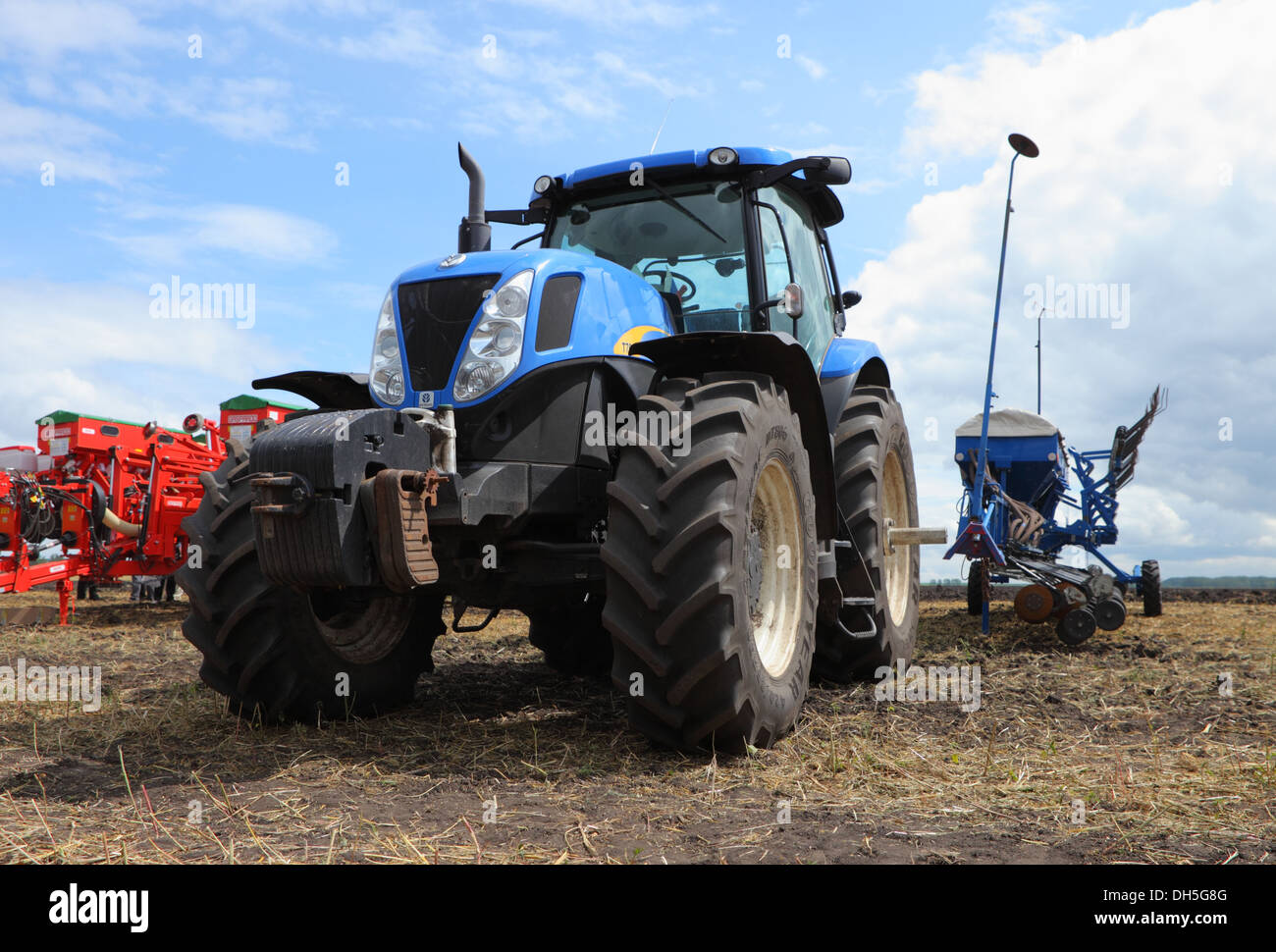 Tracteur agricole new holland Banque de photographies et d'images