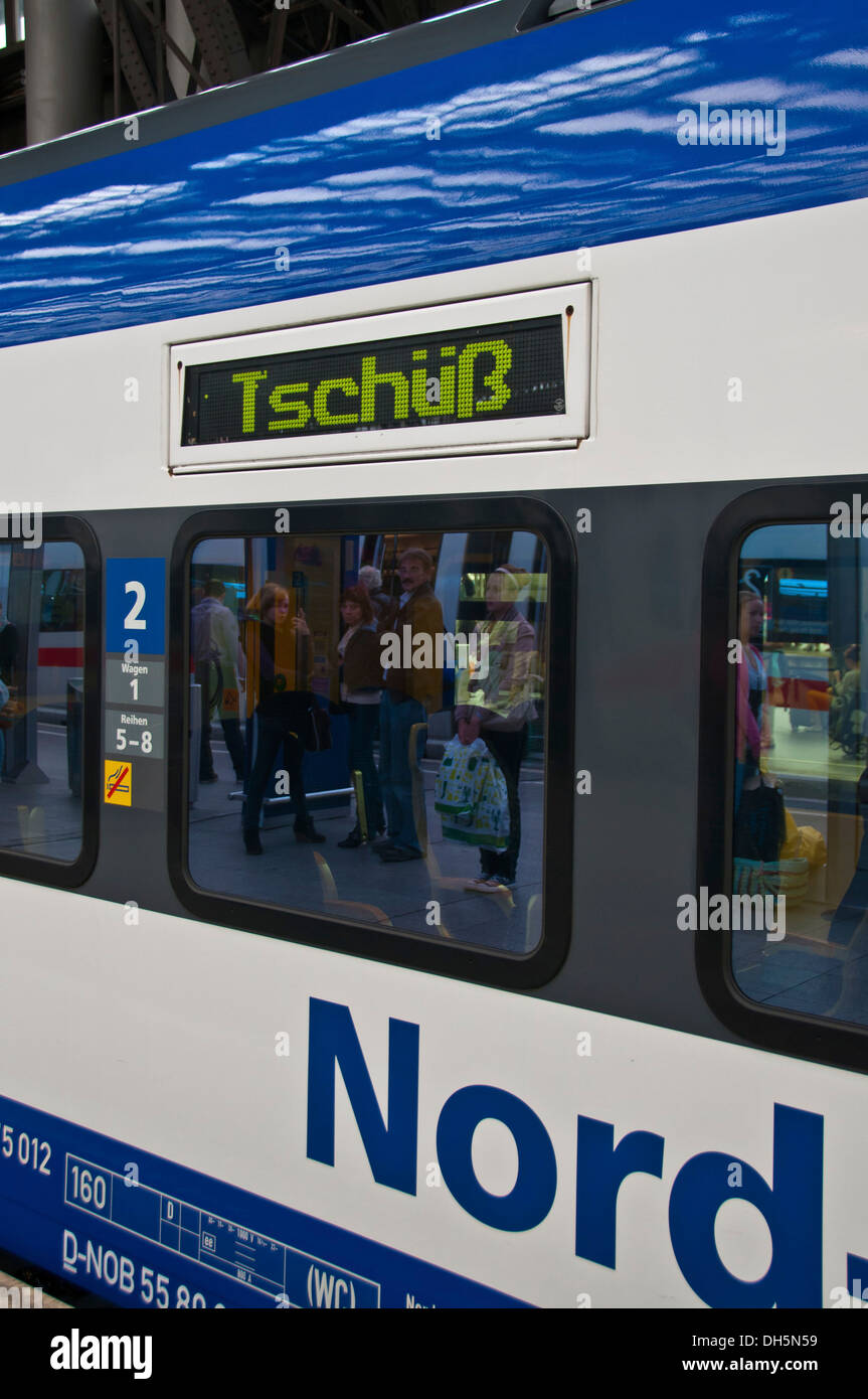 Hamburg-Koeln-Express, HKX, d''une salle de Berlin, libre accès à la société d'exploitation du train, de la gare centrale de Cologne Banque D'Images