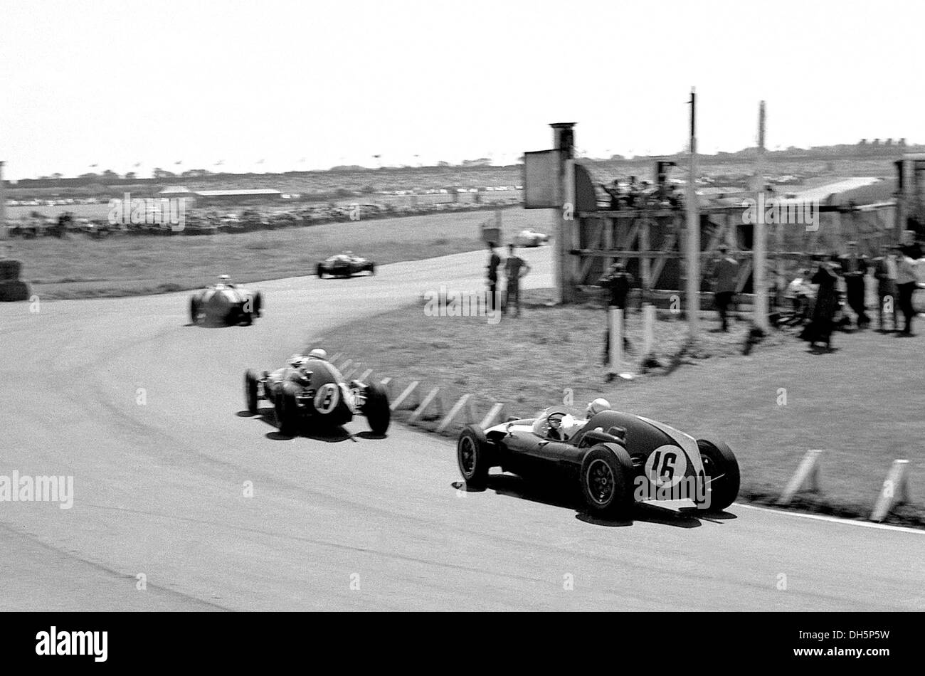 Bruce McLaren dans son T51 Cooper works McLaren au Grand Prix de Grande-Bretagne, l'Angleterre, Aintree 18 juillet 1959. Banque D'Images