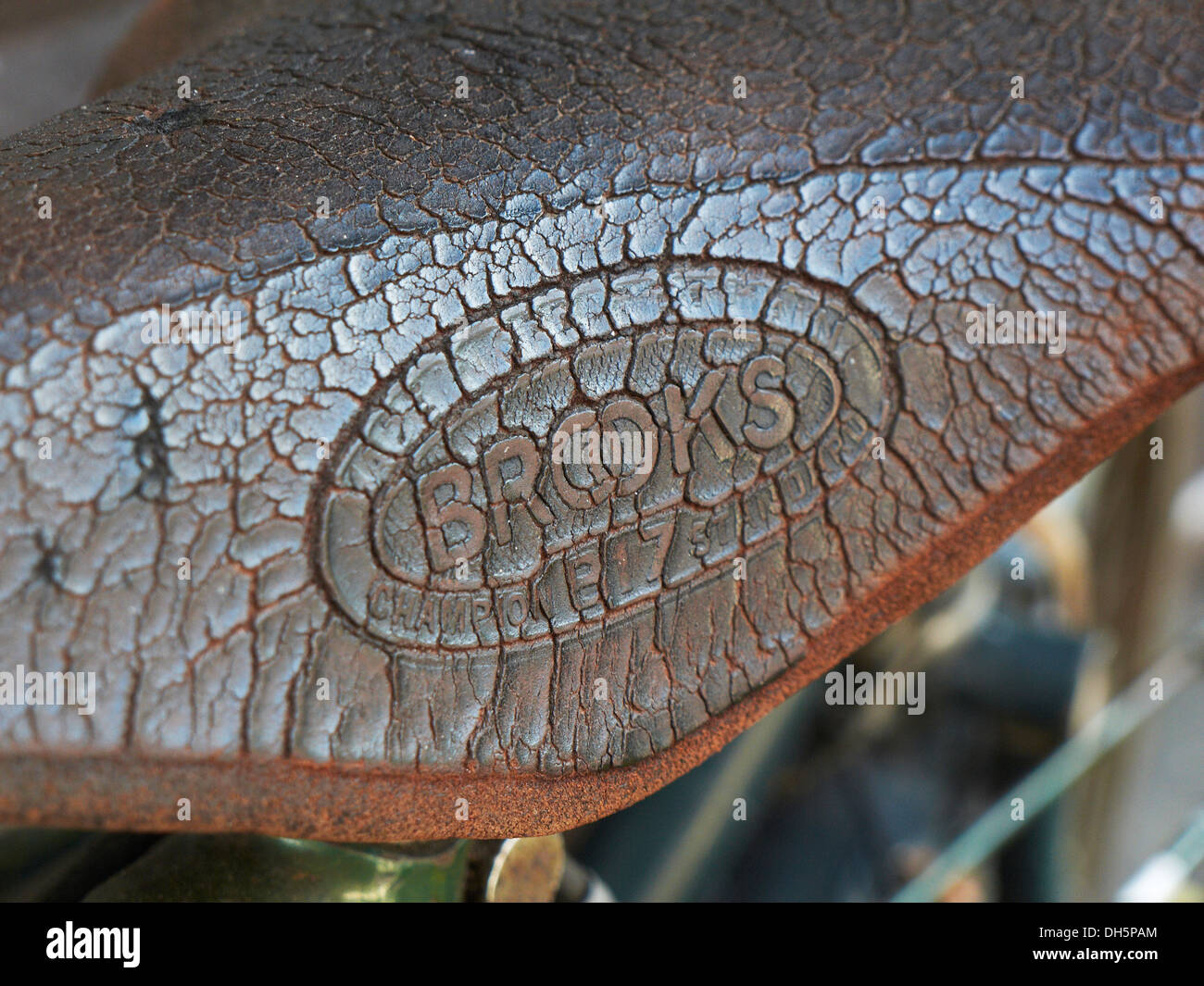Selle de vélo en cuir Brooks Photo Stock - Alamy