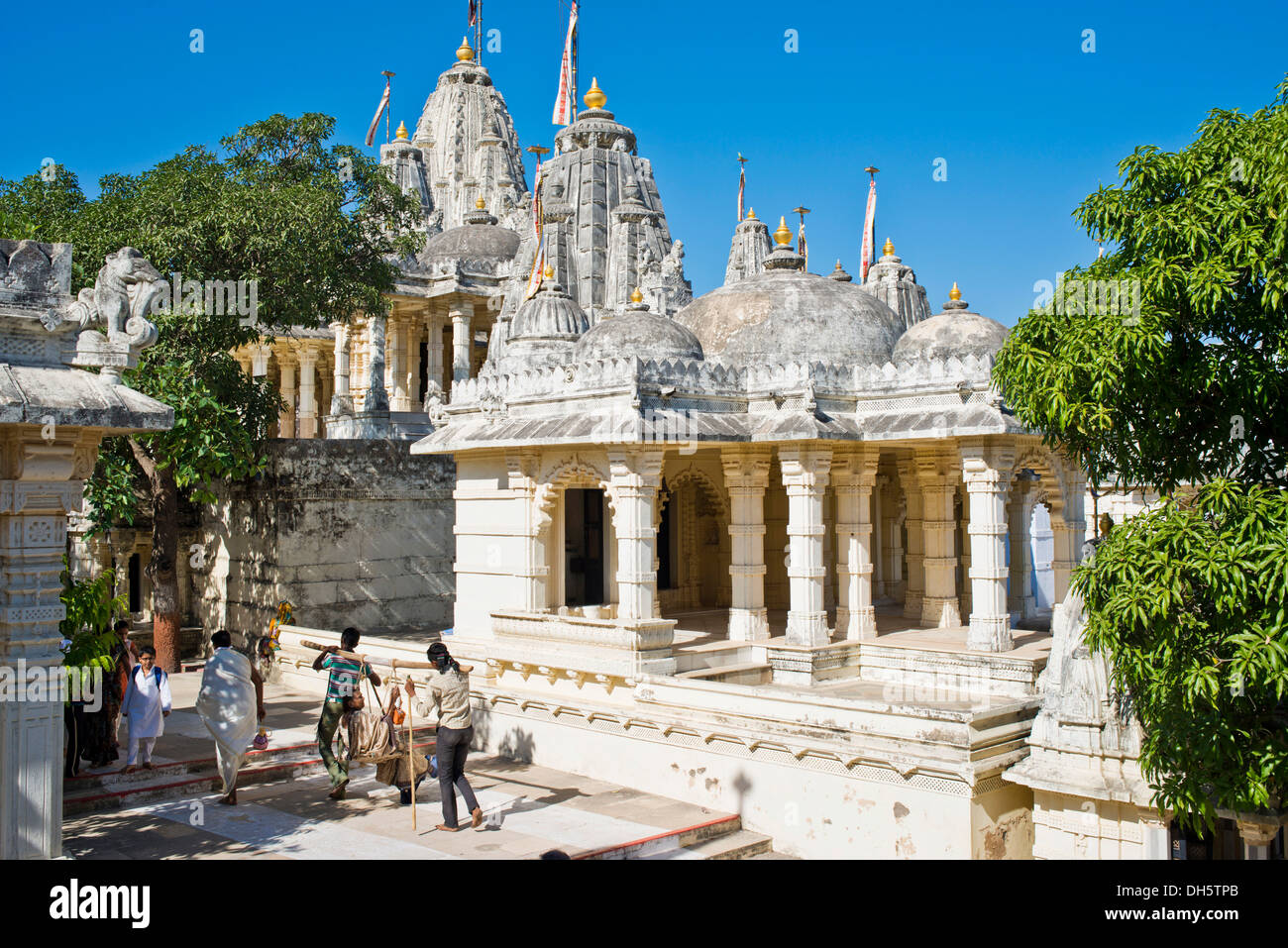 Temple complexe sur la sainte montagne de Shatrunjaya, important lieu de pèlerinage pour les fidèles du jaïnisme, l'un des quatre plus Banque D'Images