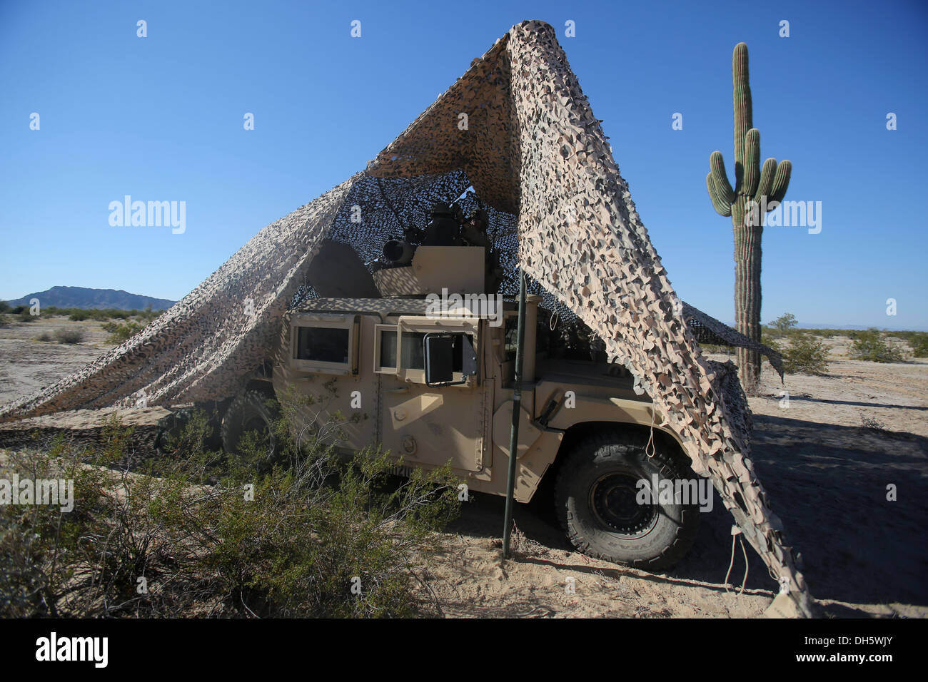 MARINE CORPS AIR STATION Yuma (Arizona) - Le Soldat de première classe Bruce Burgendy, mitrailleur, Anti-Armor combinée l'équipe 2, 1ère Batta Banque D'Images