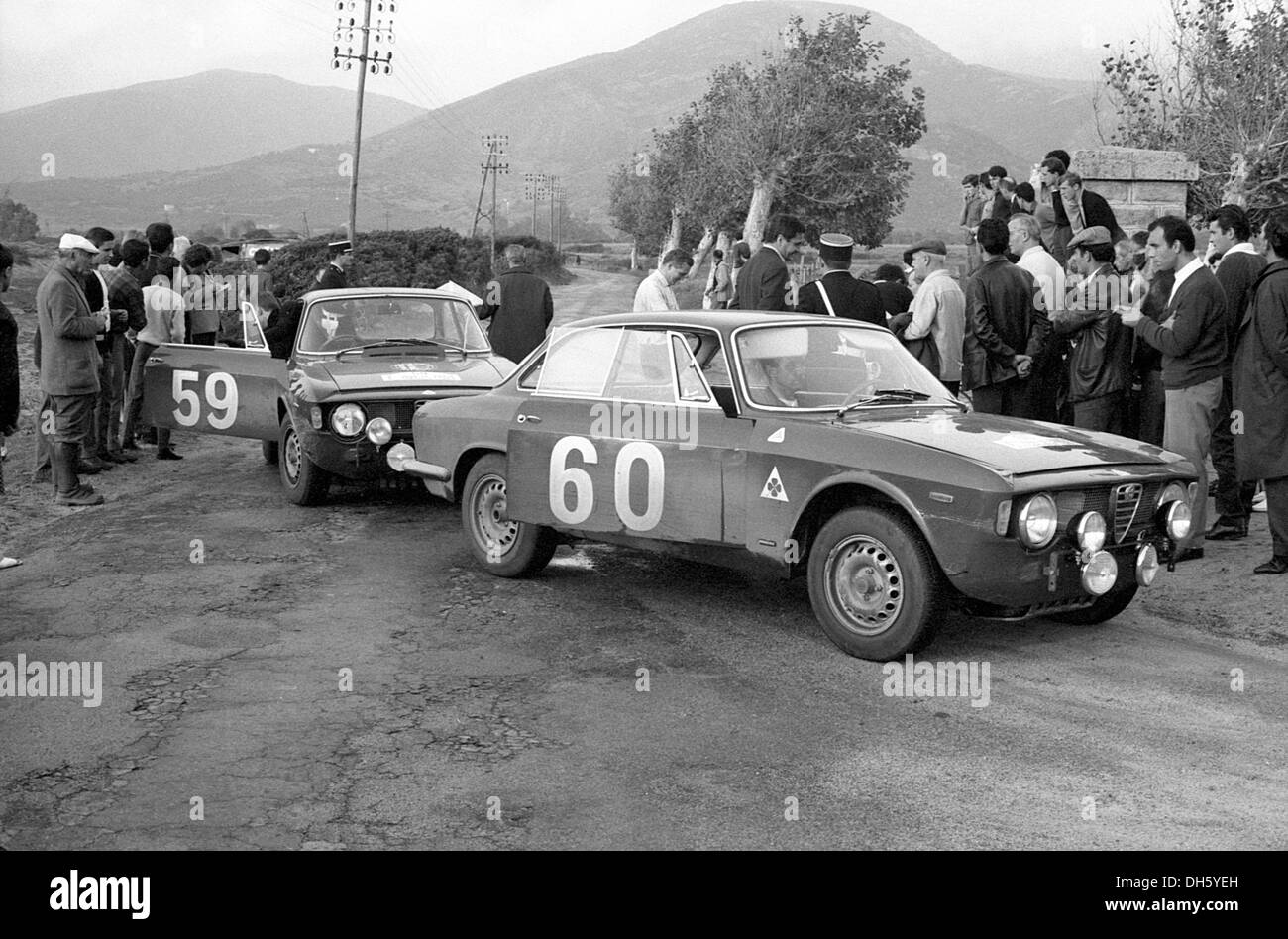 Alfa Romeo cgus dans le rallye corse, 1965. Banque D'Images
