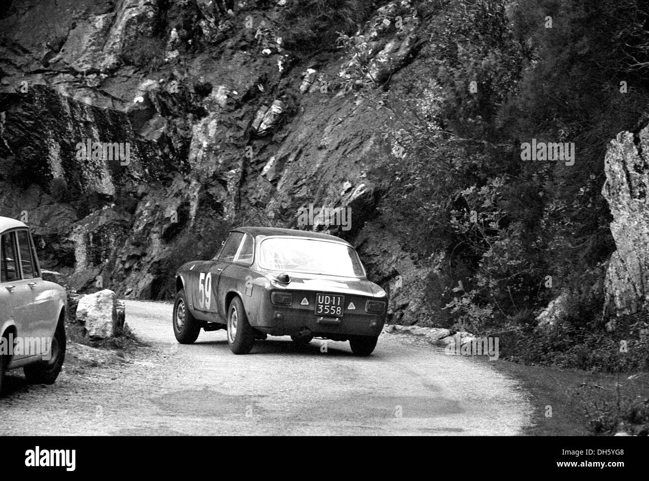 Alfa Romeo GTA dans le rallye de Corse, 1965. Banque D'Images