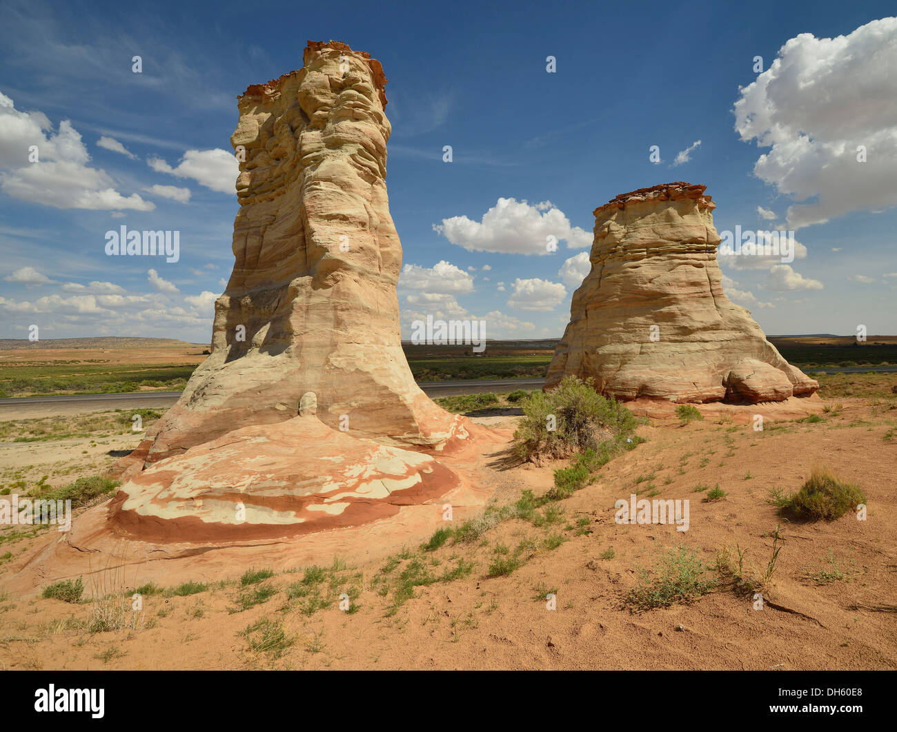 Pieds d'éléphants, une formation rock hoodoos érodés décoloré par les minéraux, Tonalea, Navajo Nation Réservation, Arizona Banque D'Images