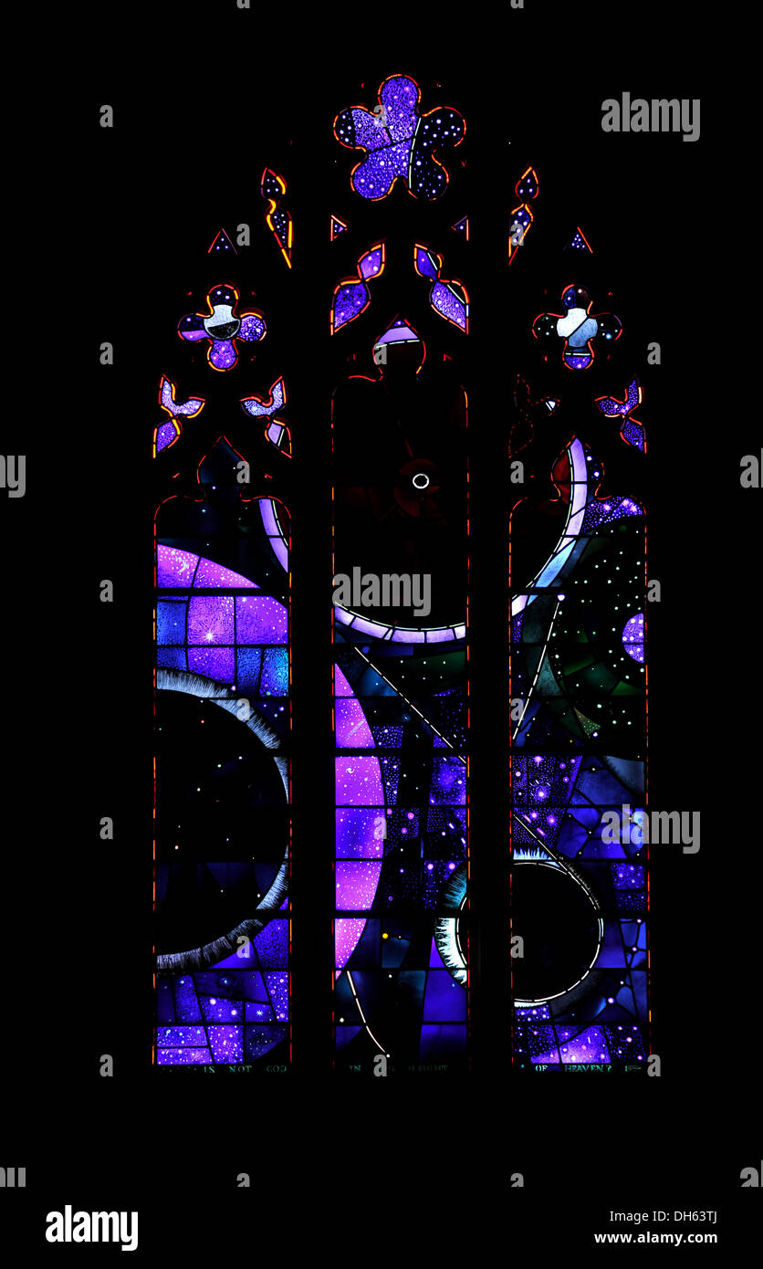 La fenêtre de l'espace, en l'honneur d'Apollo 11, avec des échantillons de roche de la lune, la cathédrale nationale de Washington ou de l'église cathédrale Banque D'Images
