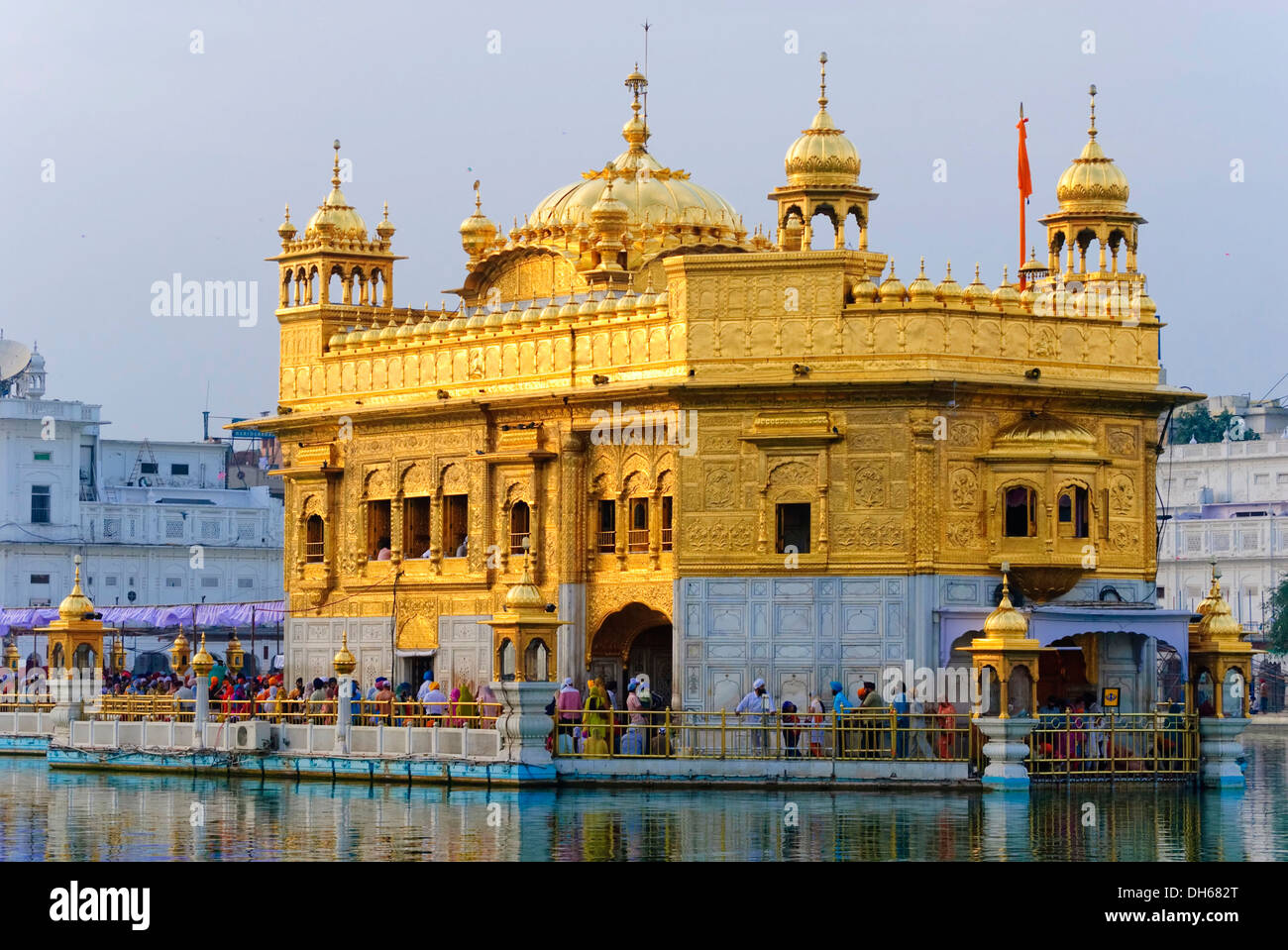 Temple d'or, Harmandir Sahib, coucher de soleil, de réflexion, d'Amritsar, Inde, Asie Banque D'Images