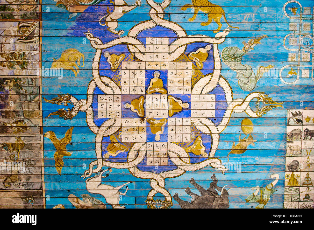 Fresque astrologique, calendrier sur un toit, Wat Jet Yot, Chiang Rai, Thaïlande, Asie du Sud, Asie Banque D'Images