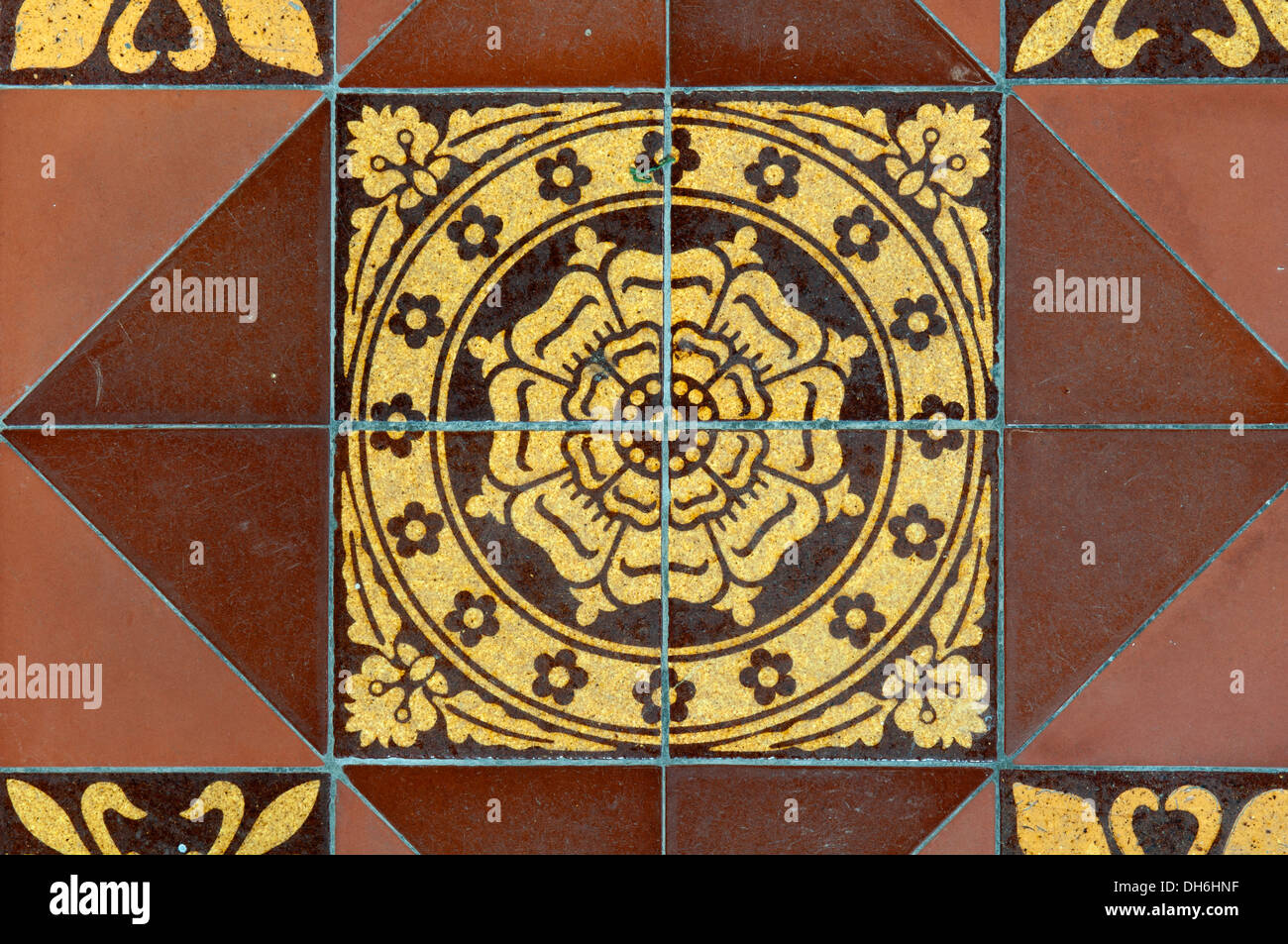 En carreaux de sol de l'Église, Sneek, Worcestershire, Royaume-Uni Banque D'Images
