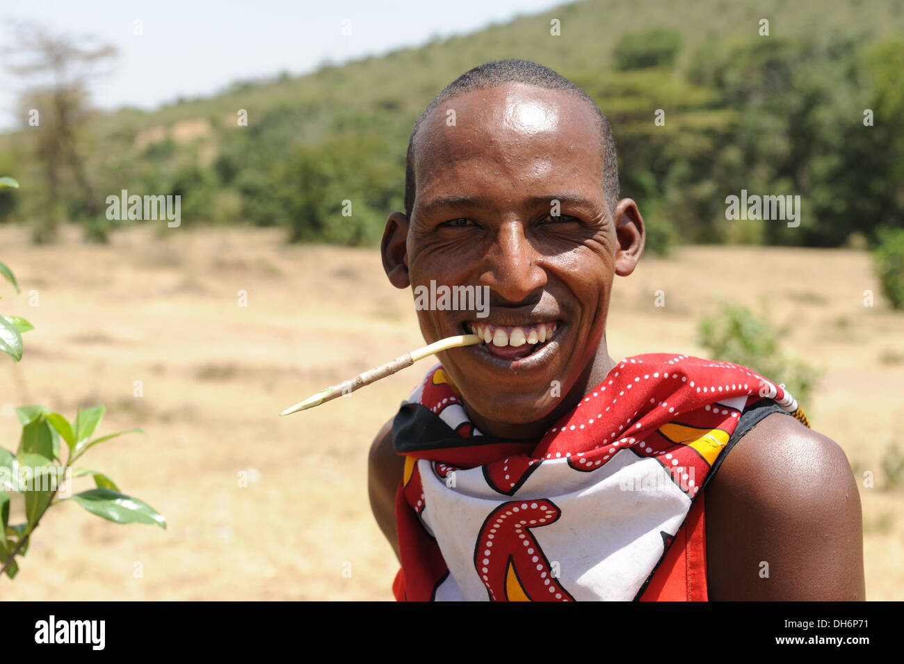 Un membre du peuple Maasai Mara Masaï à dans le comté de Narok, Kenya. Banque D'Images