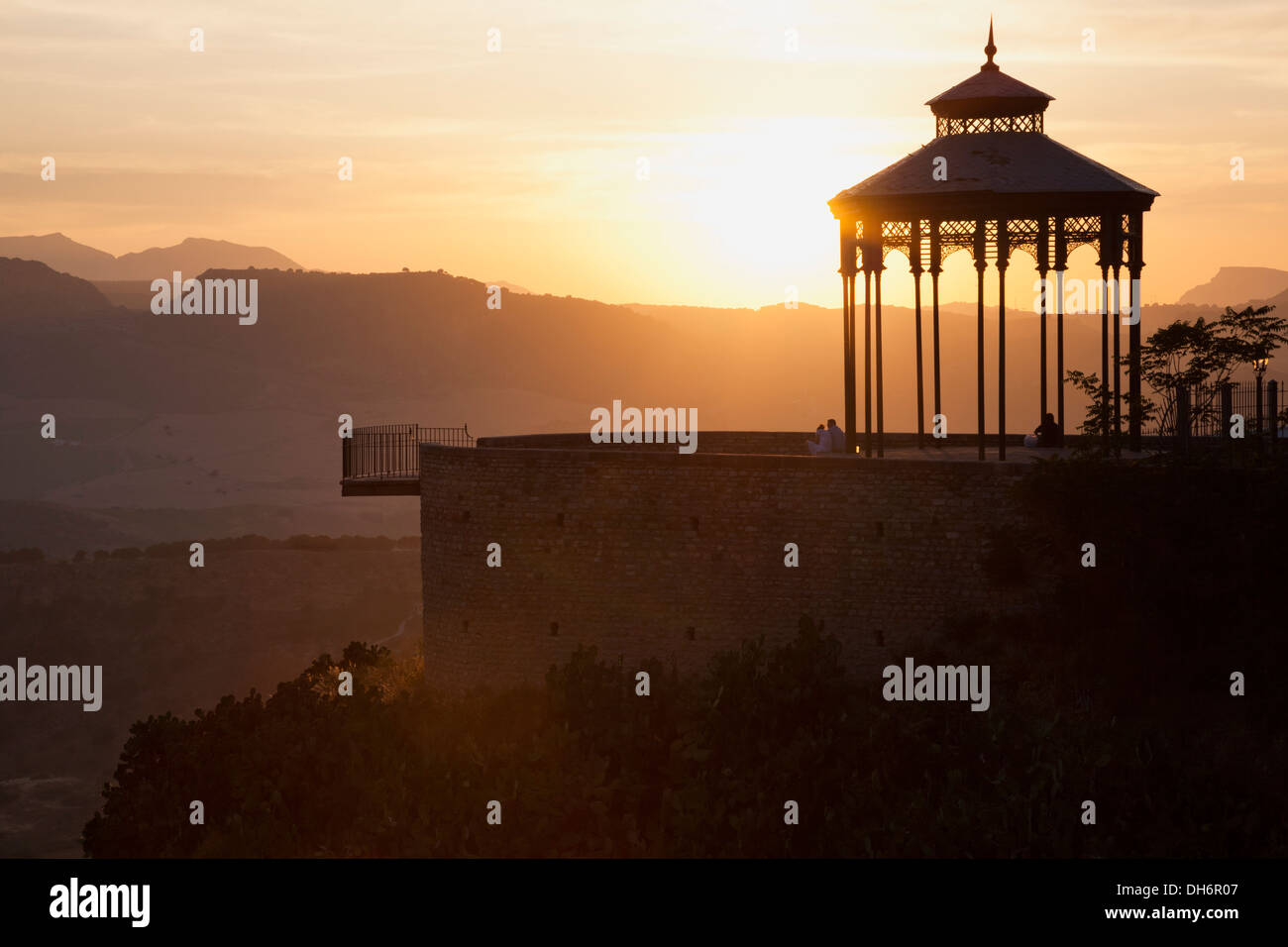 Vue du pavillon à Ronda, Espagne, au coucher du soleil Banque D'Images