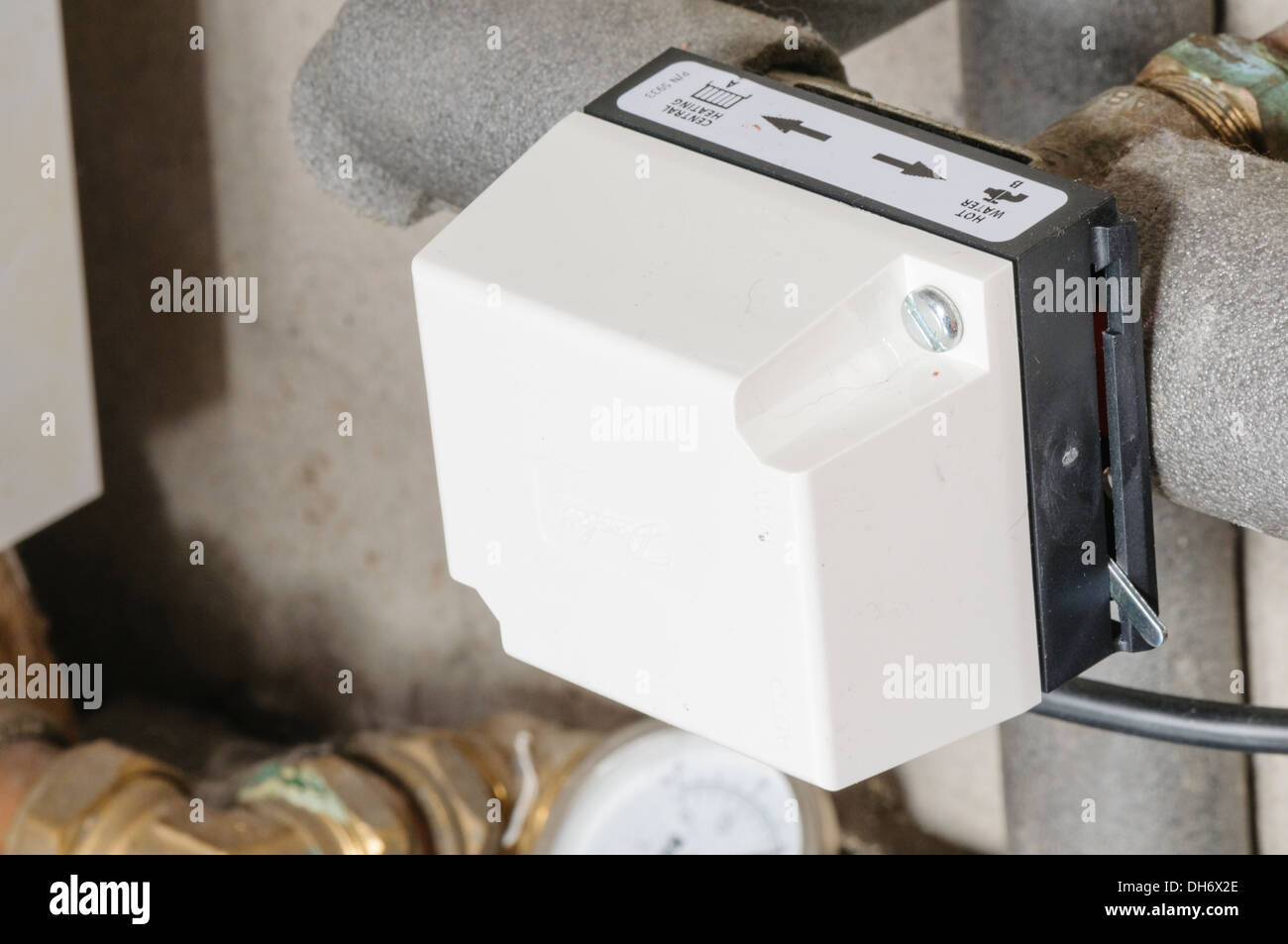 Deux ports Danfoss valve sur un système de chauffage central à eau chaude Banque D'Images