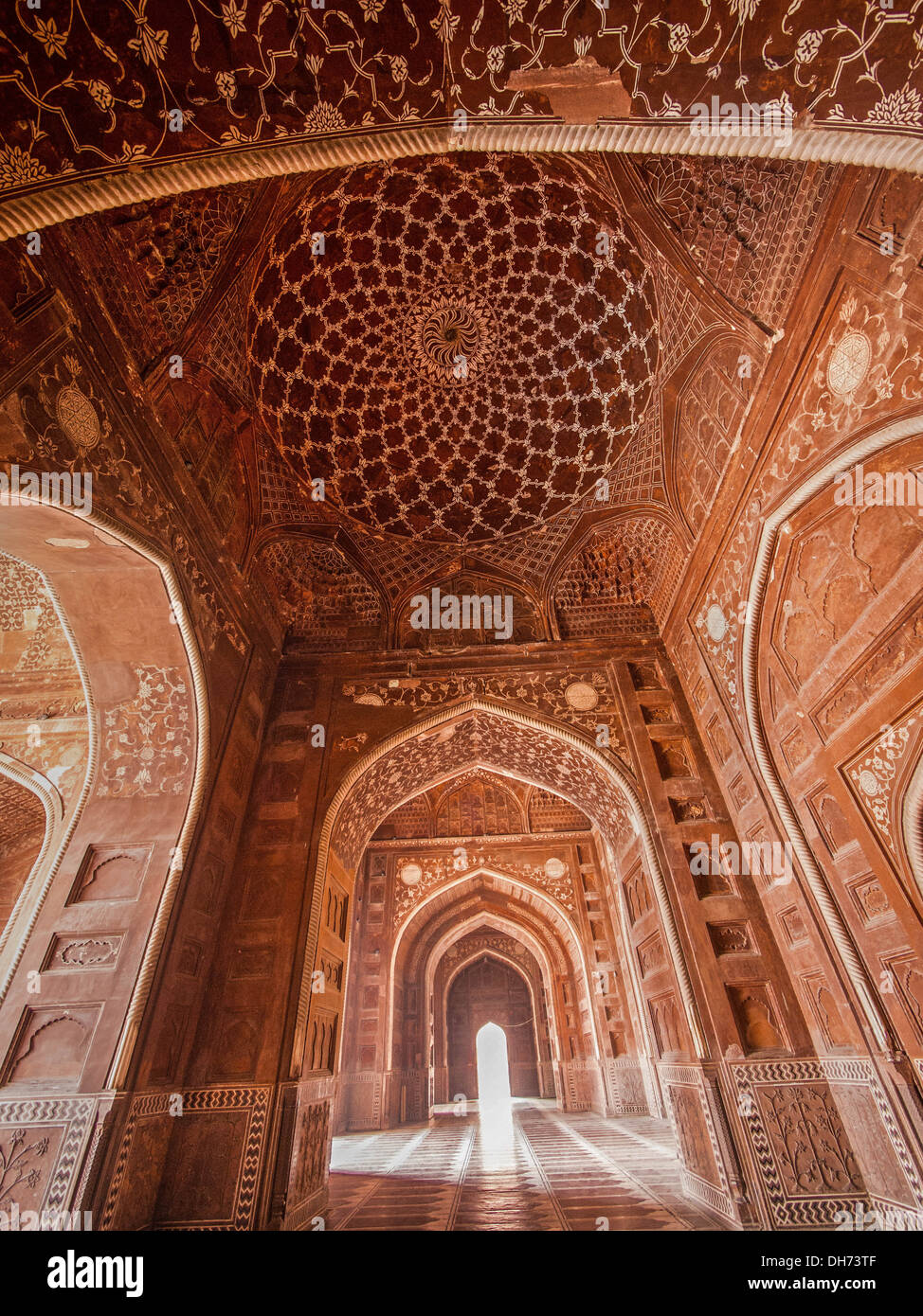 L'intérieur de la mosquée du Taj Mahal, Agra, Inde. Banque D'Images