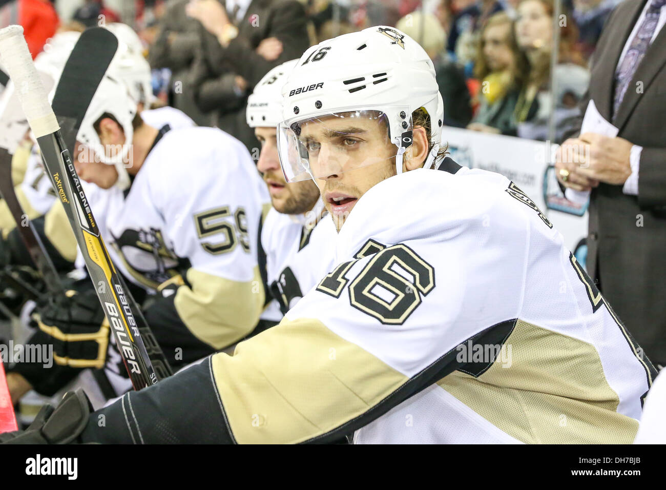 Pittsburgh Penguin Brandon Sutter (16) au cours de la saison LNH 2013-2014 Banque D'Images
