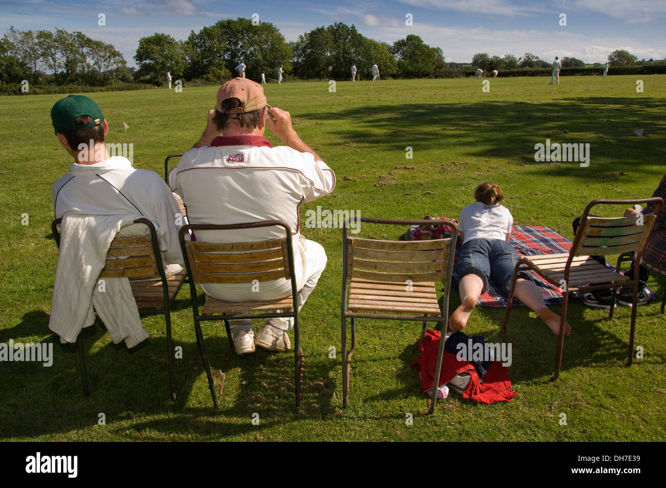 Village de cricket au sol à chewton mendip,somerset,où les voyageurs joue litton.un terrain de UK Sport parc hommes Banque D'Images