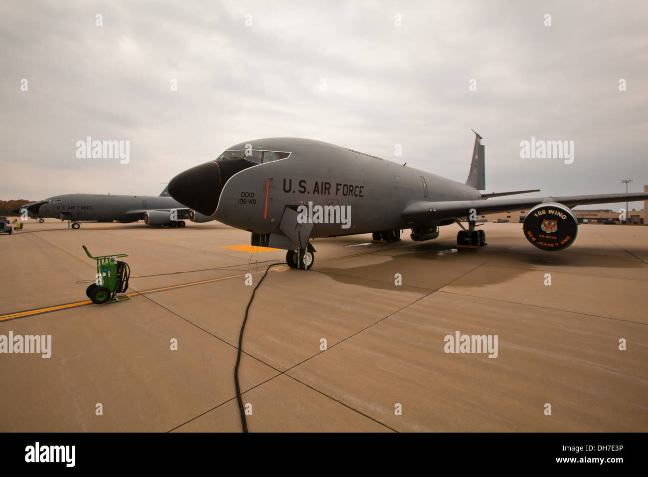 KC-135R Stratotankers affecté à la 108e Escadre, New Jersey Air National Guard, à Joint Base McGuire-Dix-Lakehurst, N.J., le 31 octobre 2013. Banque D'Images