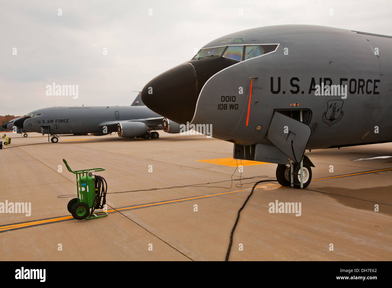 KC-135R Stratotankers affecté à la 108e Escadre, New Jersey Air National Guard, à Joint Base McGuire-Dix-Lakehurst, N.J., le 31 octobre 2013. Banque D'Images